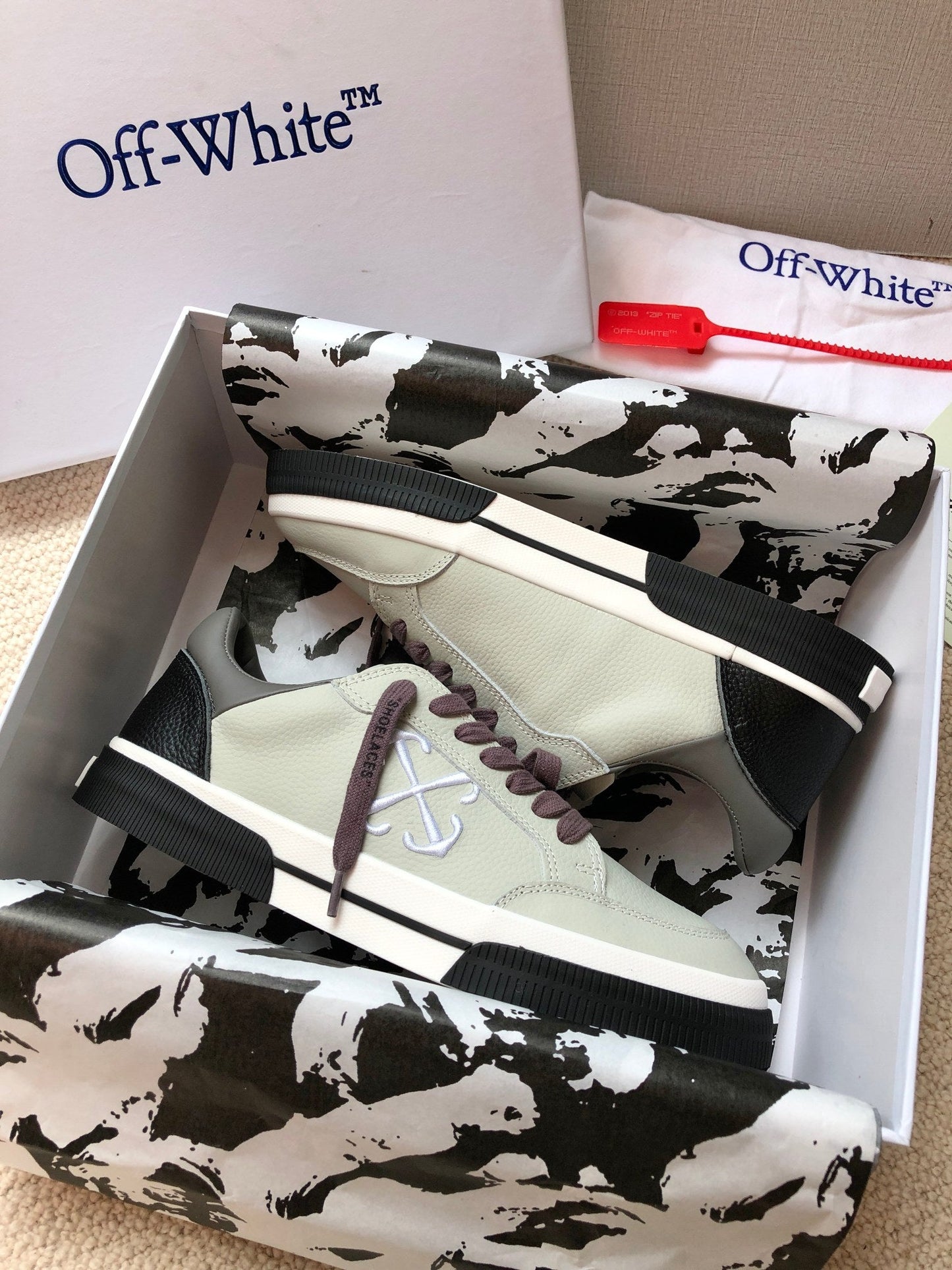 Off New Classic casual shoes