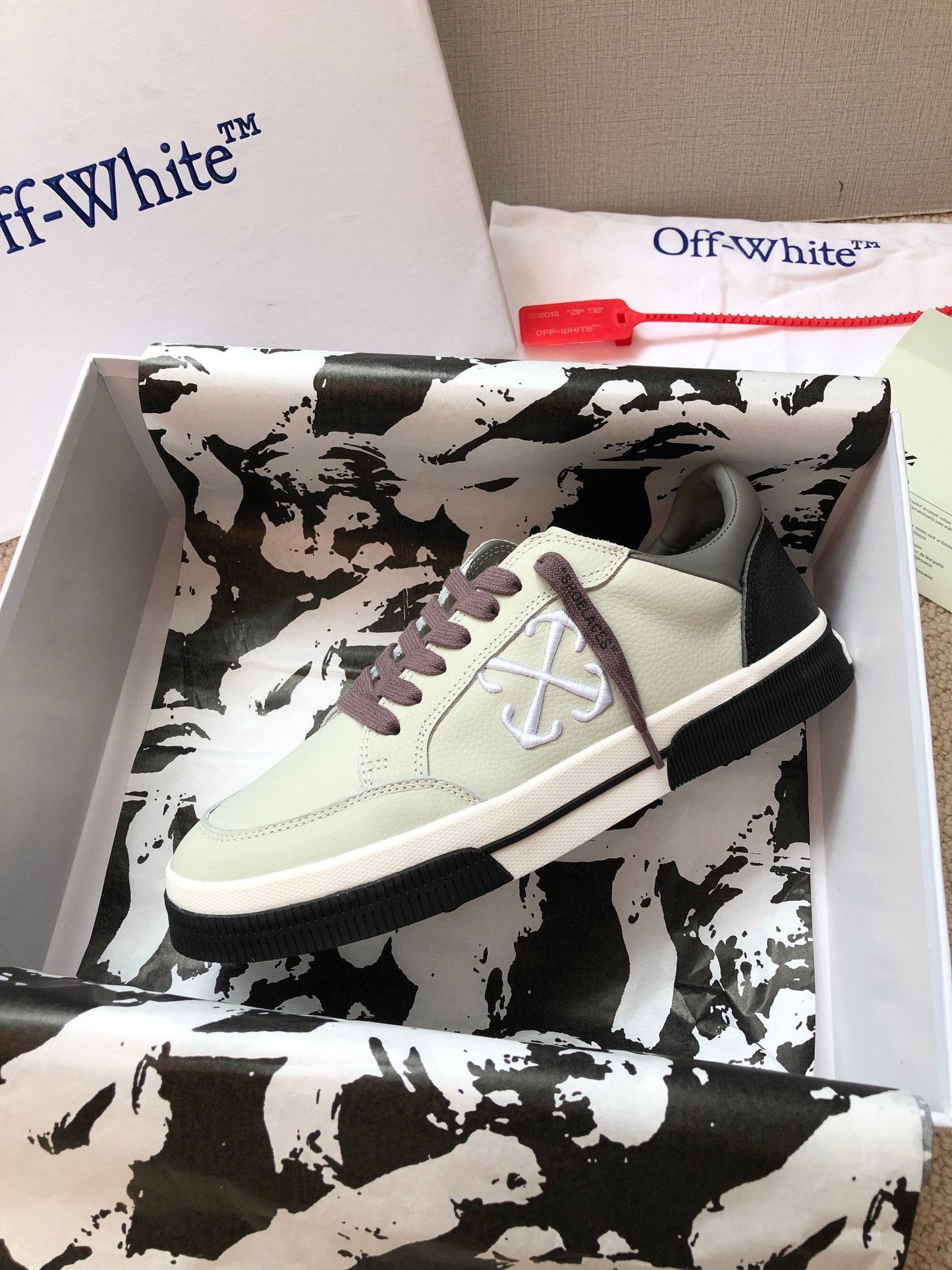 Off   New Classic Casual Shoes