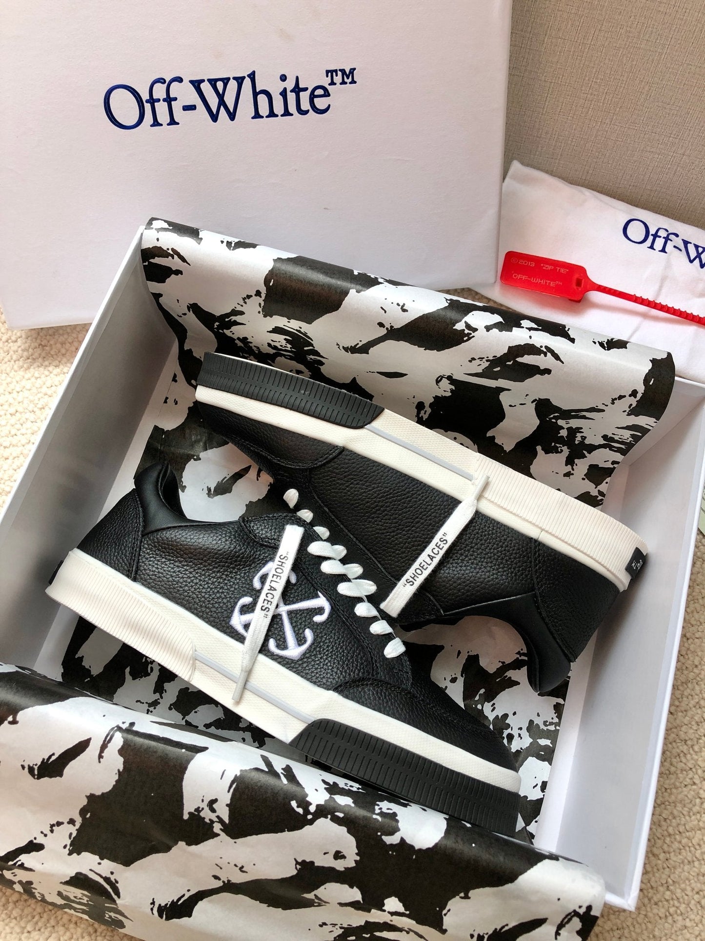 Off   New Classic Casual Shoes