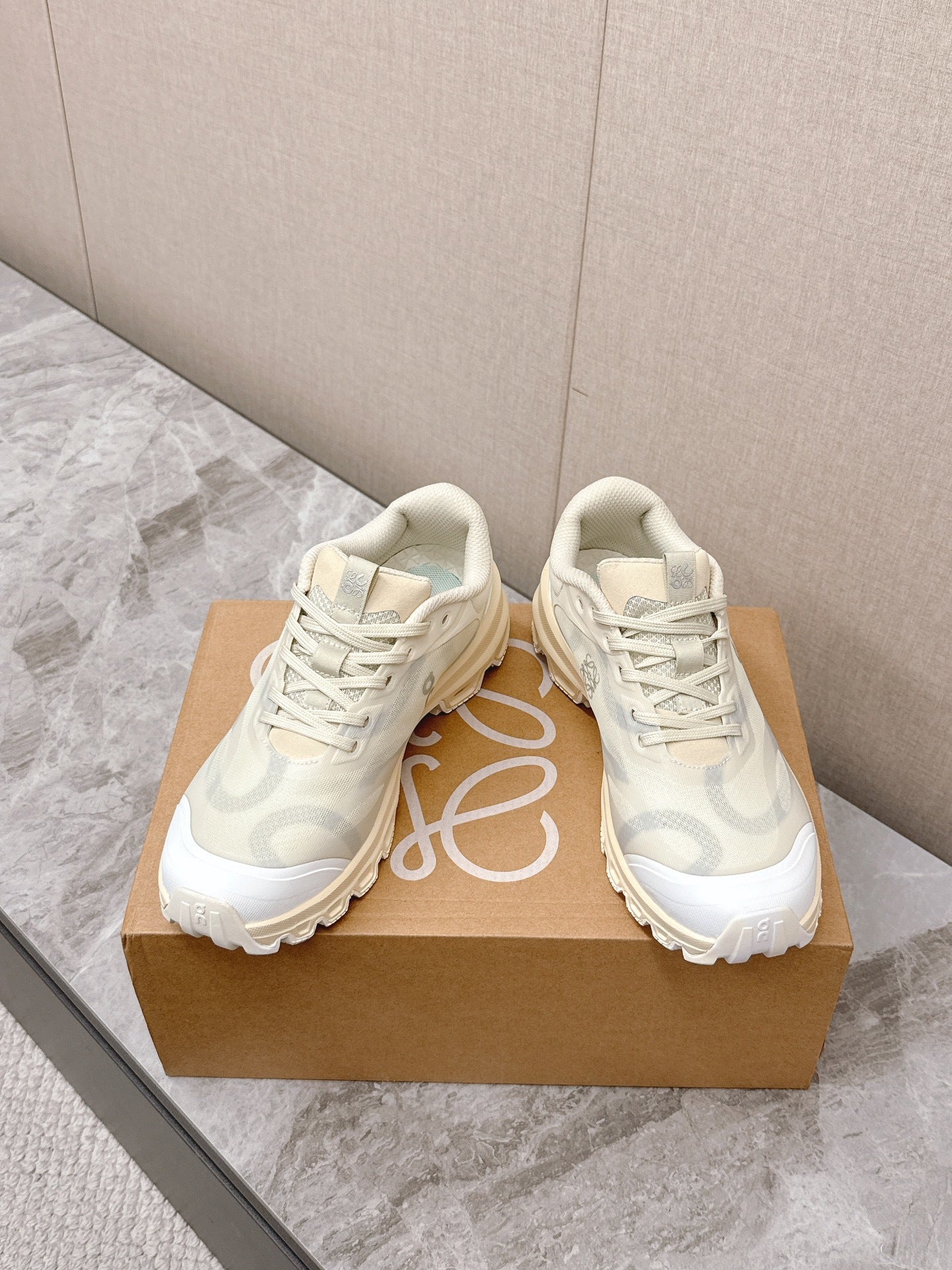 LOE Classic Casual Sneakers