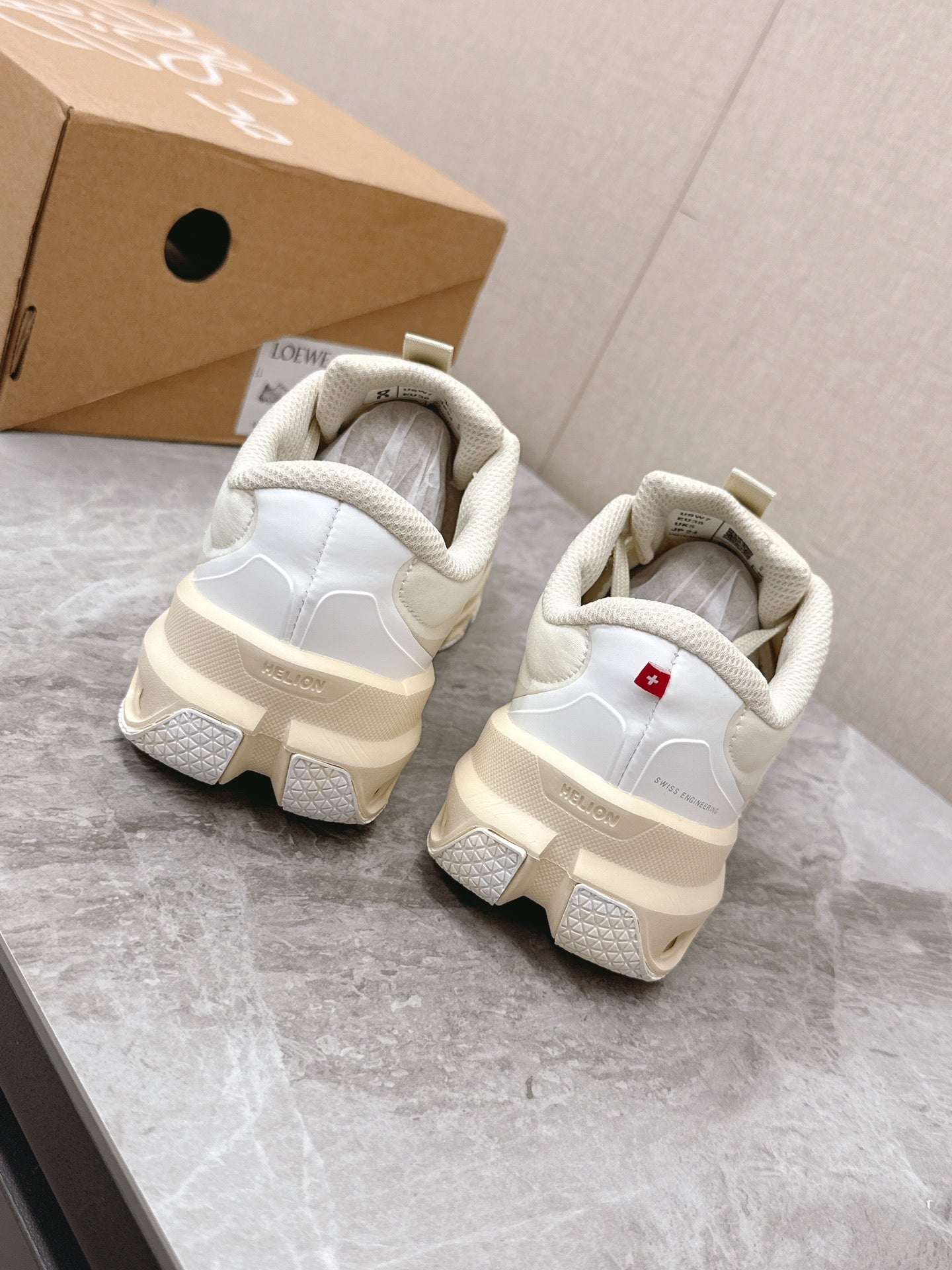 LOE Classic Casual Sneakers