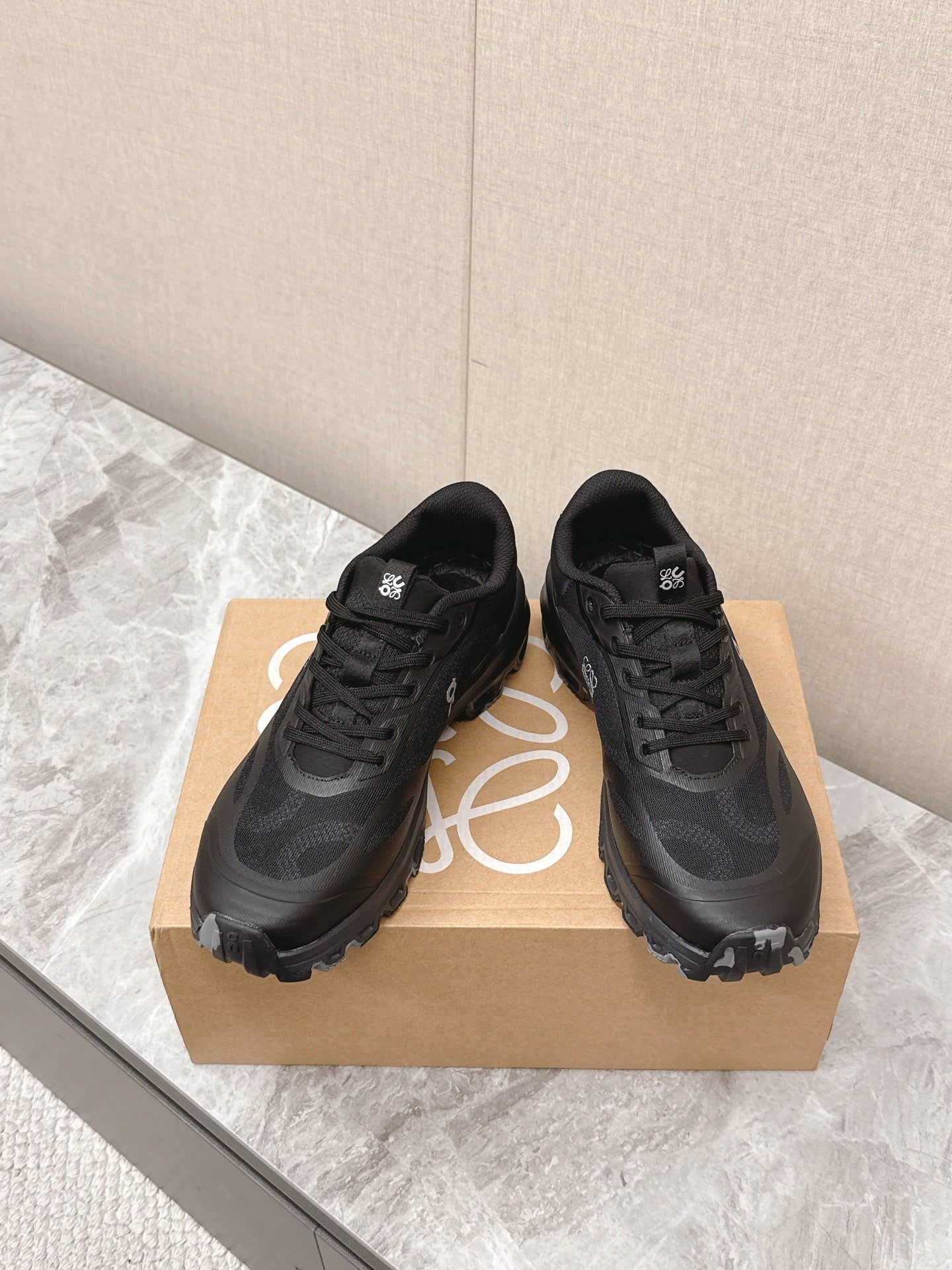 LOE Classic Casual Sneakers