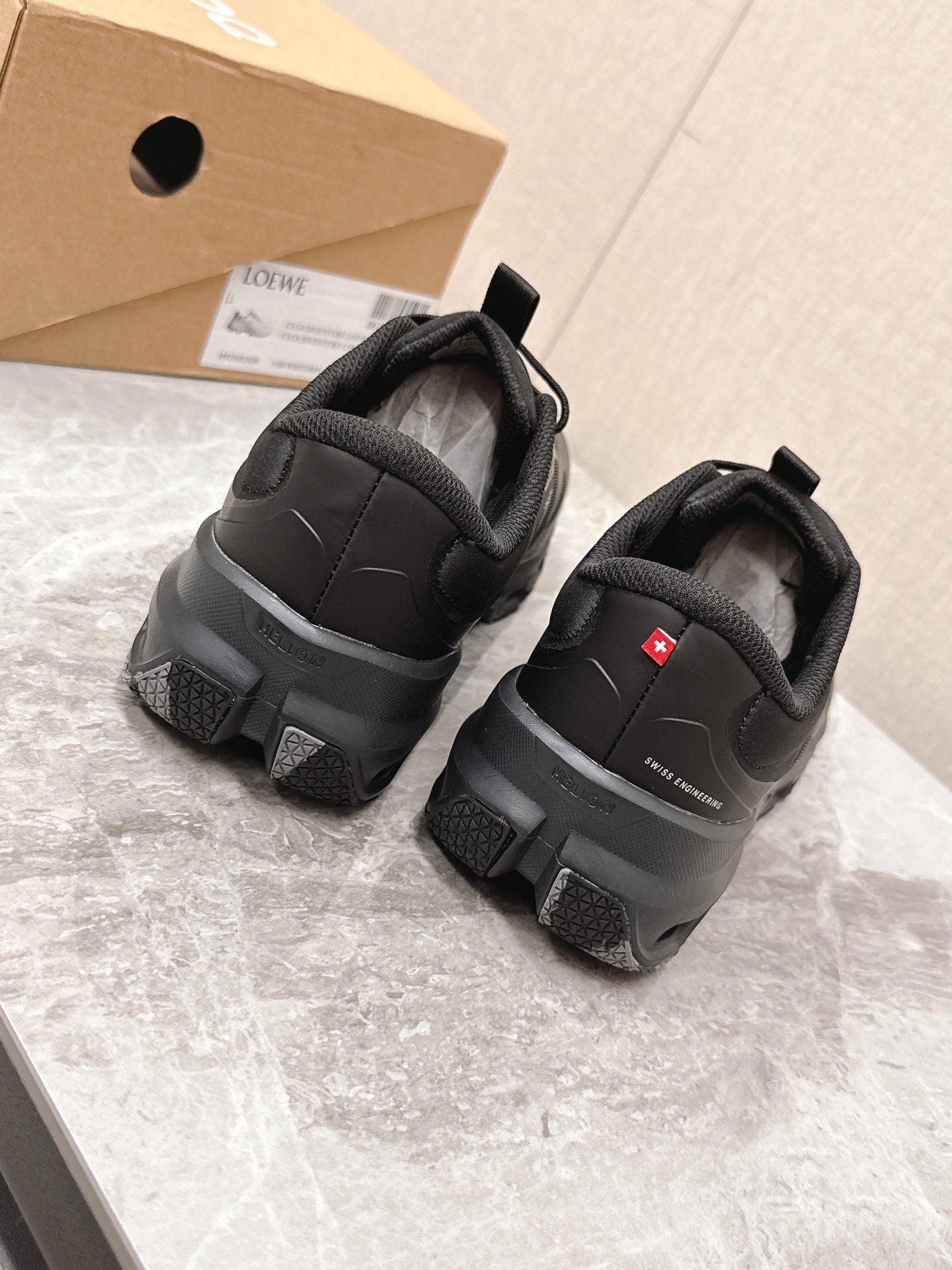 LOE Classic Casual Sneakers