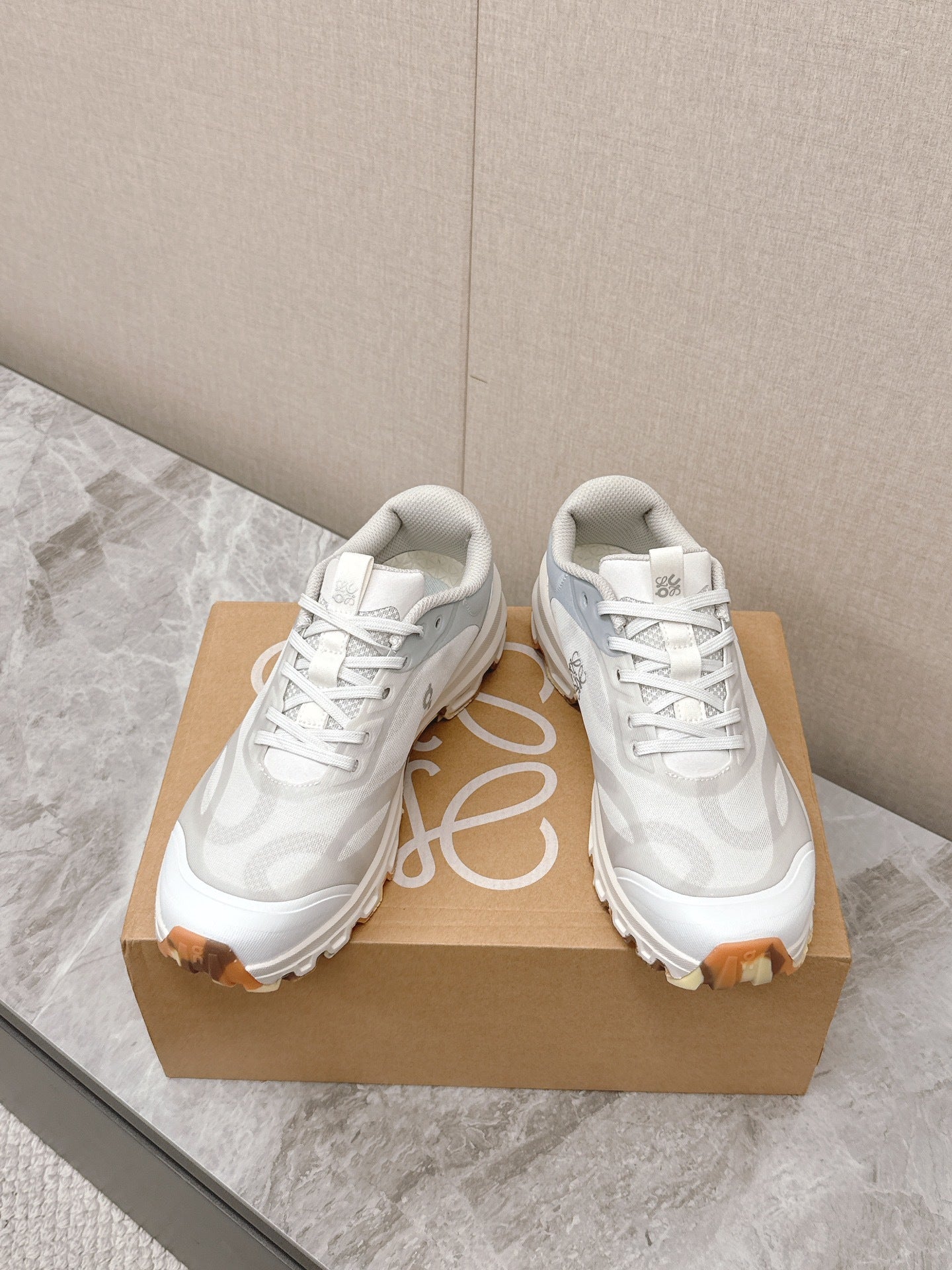 LOE Classic Casual Sneakers