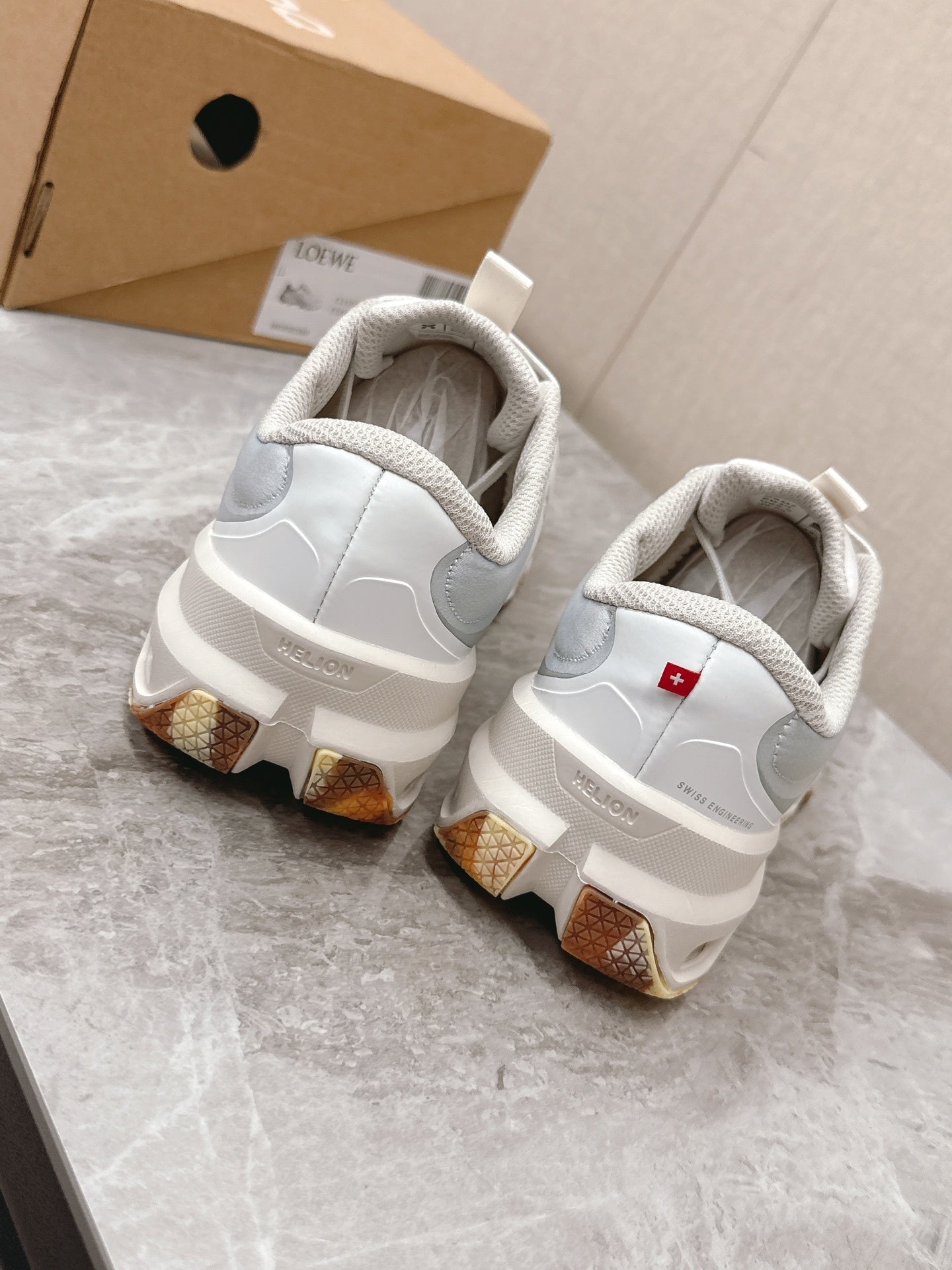 LOE Classic Casual Sneakers