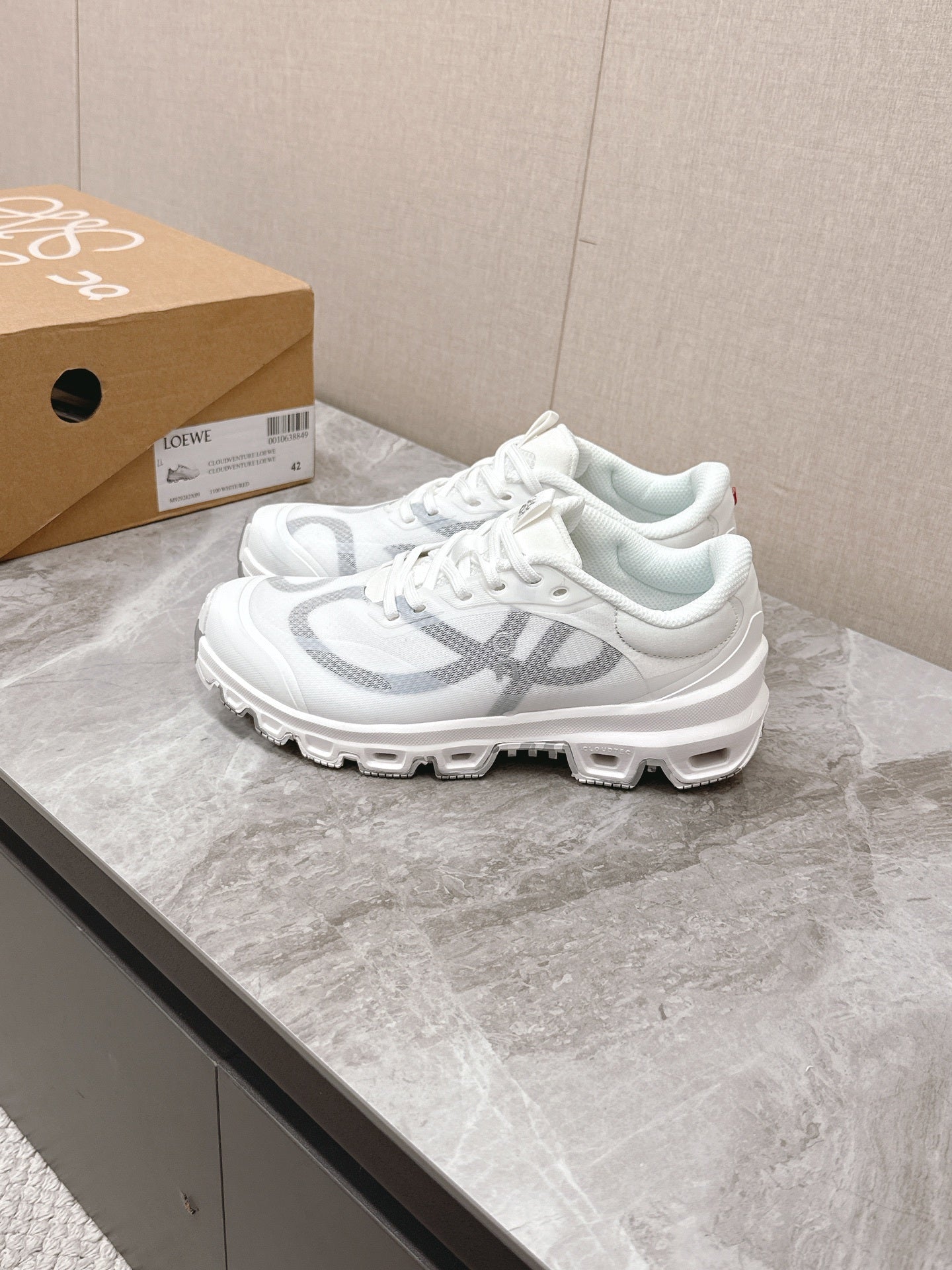 LOE Classic Casual Sneakers