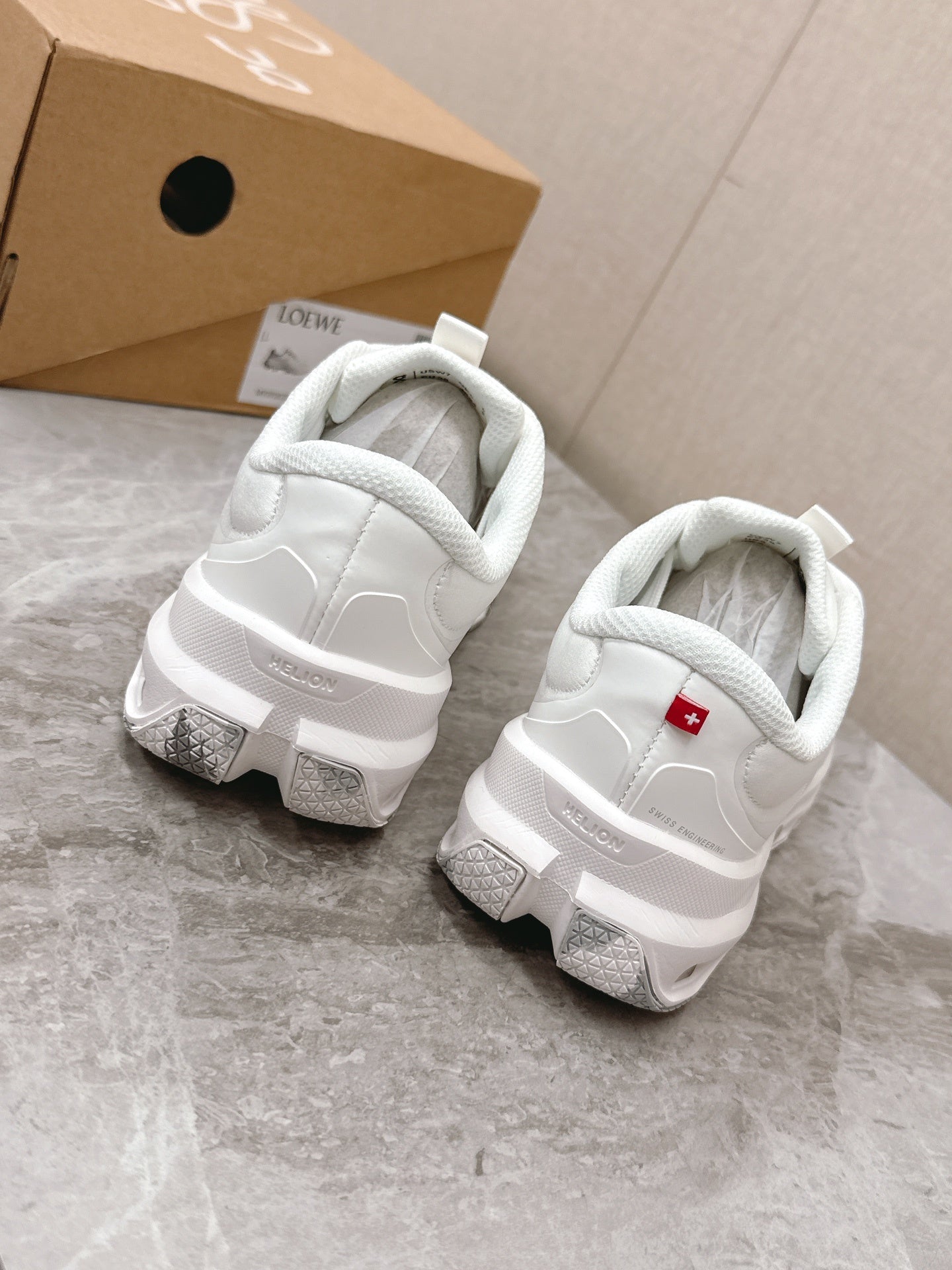 LOE Classic Casual Sneakers