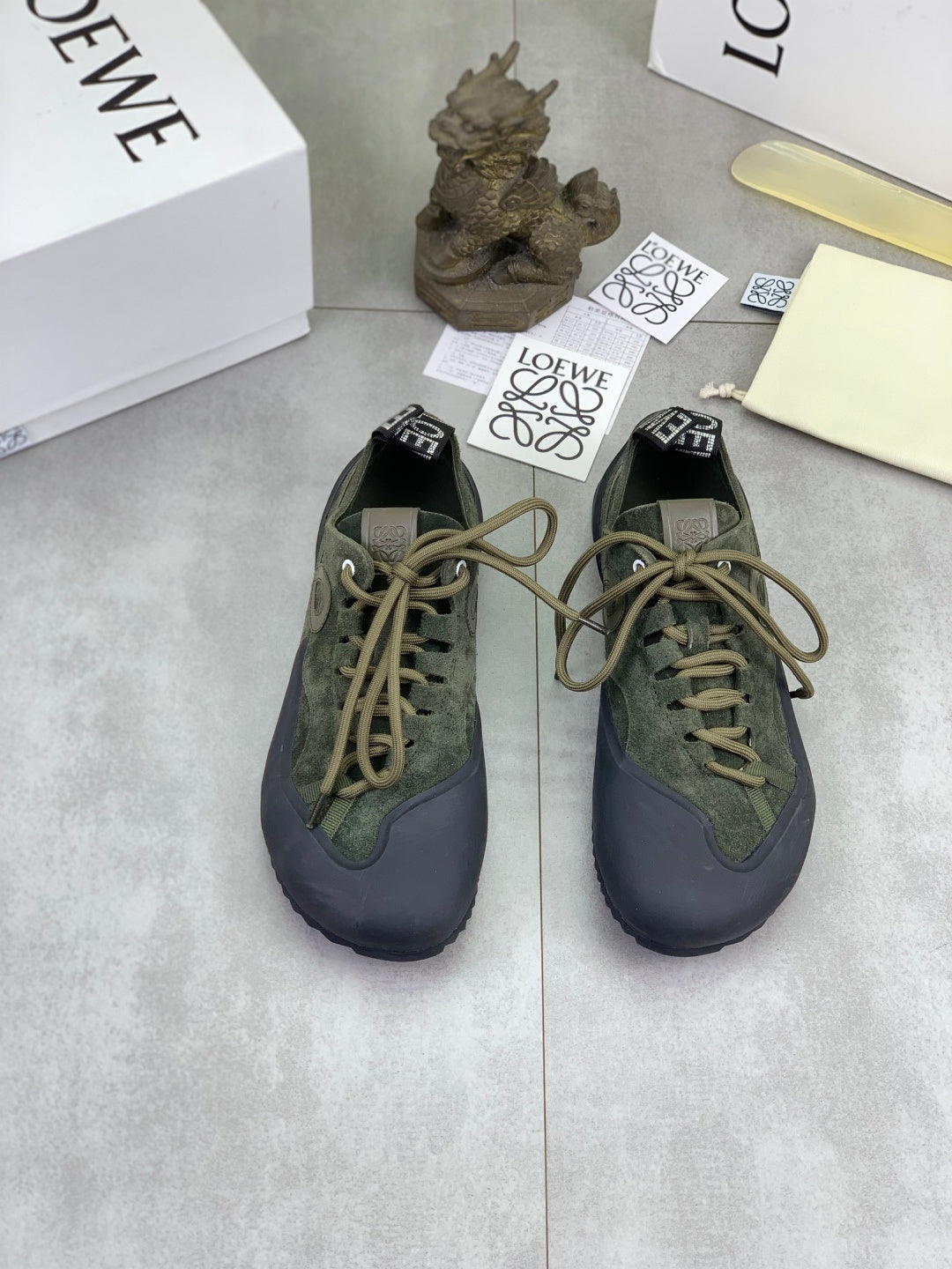 LOE Casual Sneakers