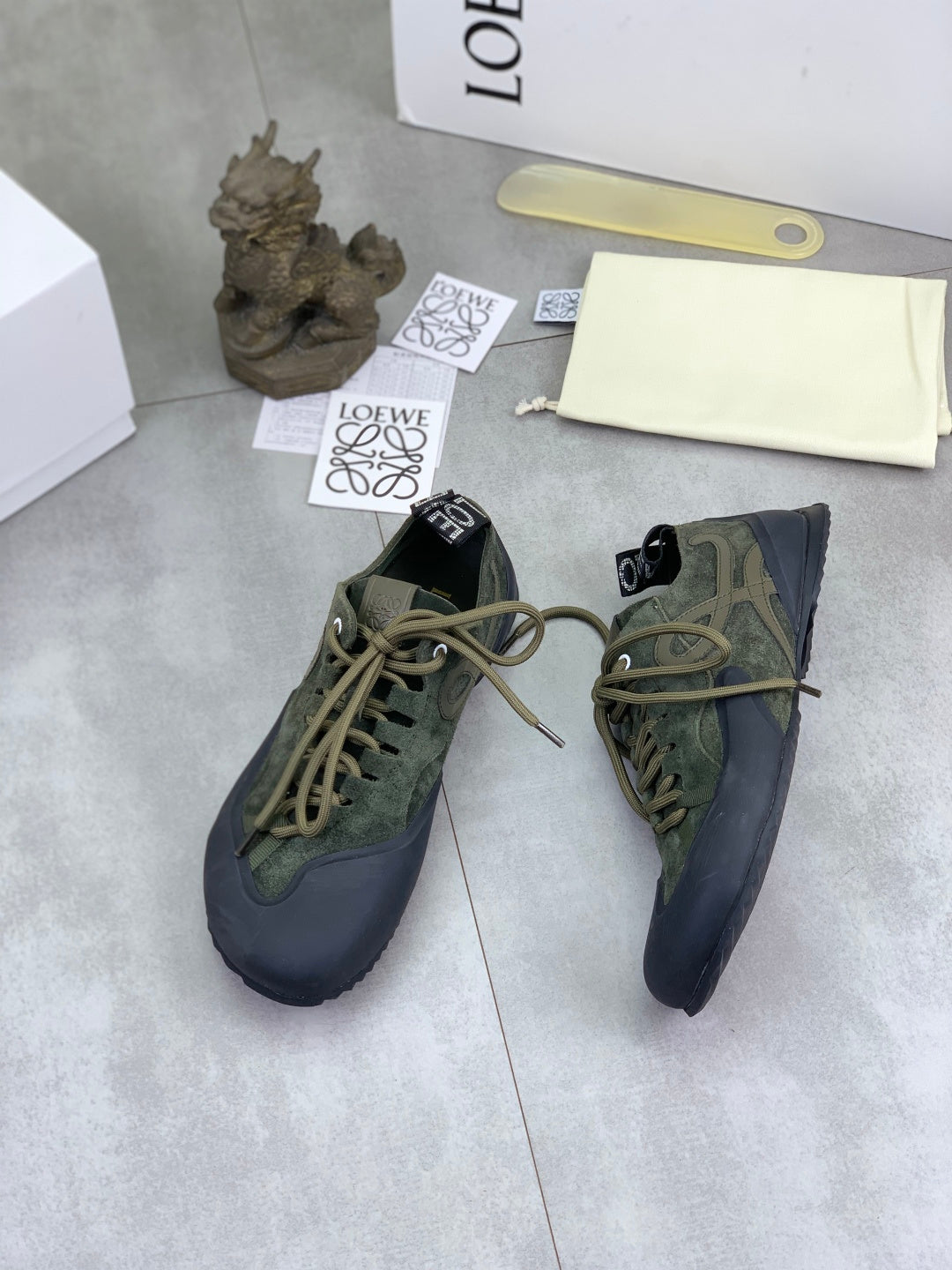 LOE Casual Sneakers