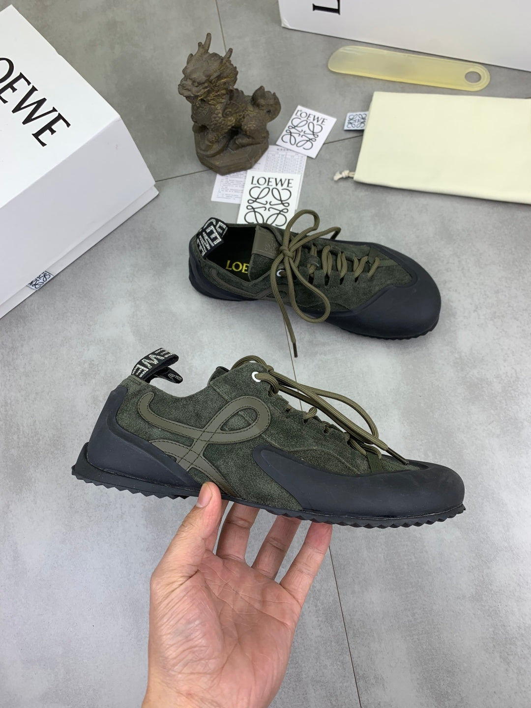 LOE Casual Sneakers