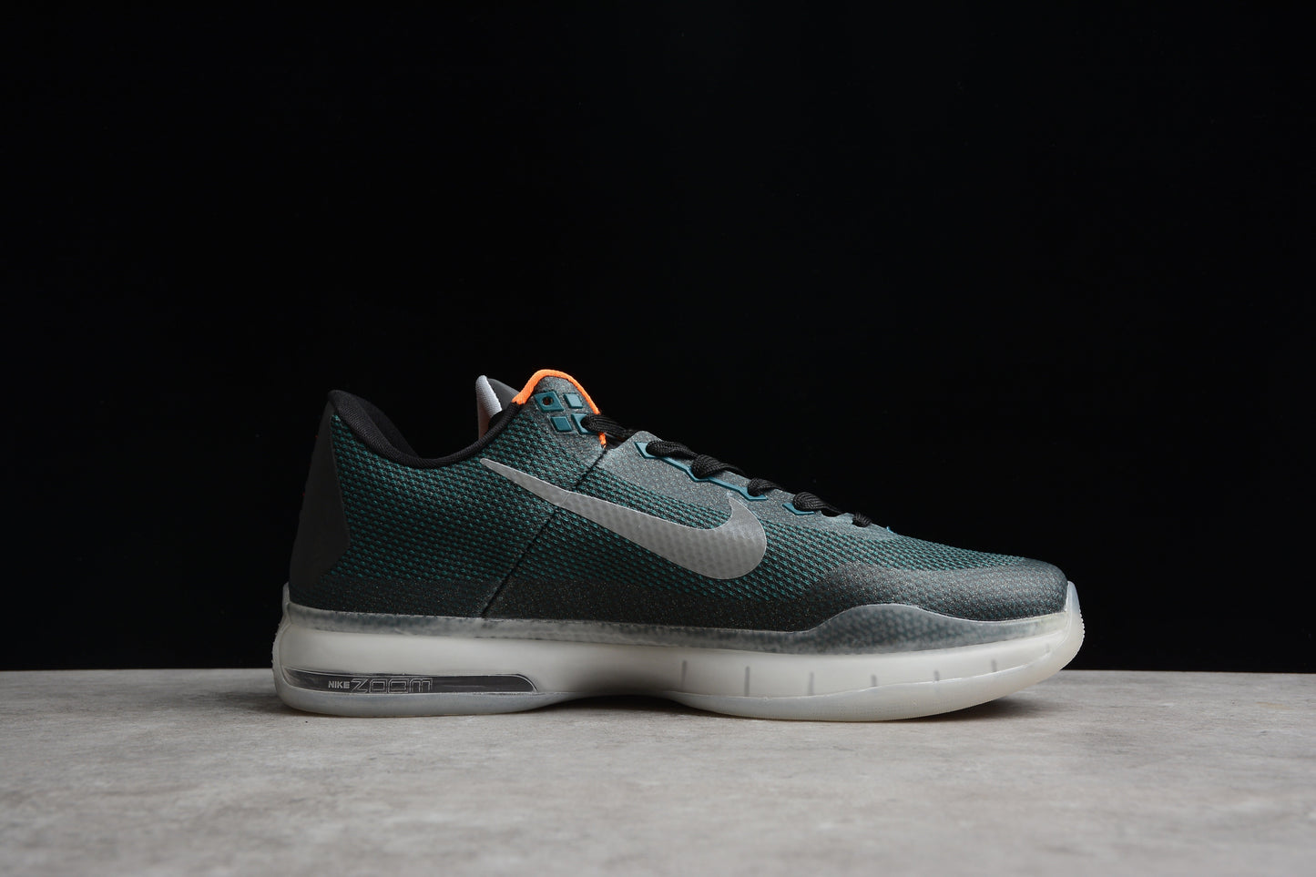 Nike Zoom Kobe 10 Low-Top Basketball Shoes