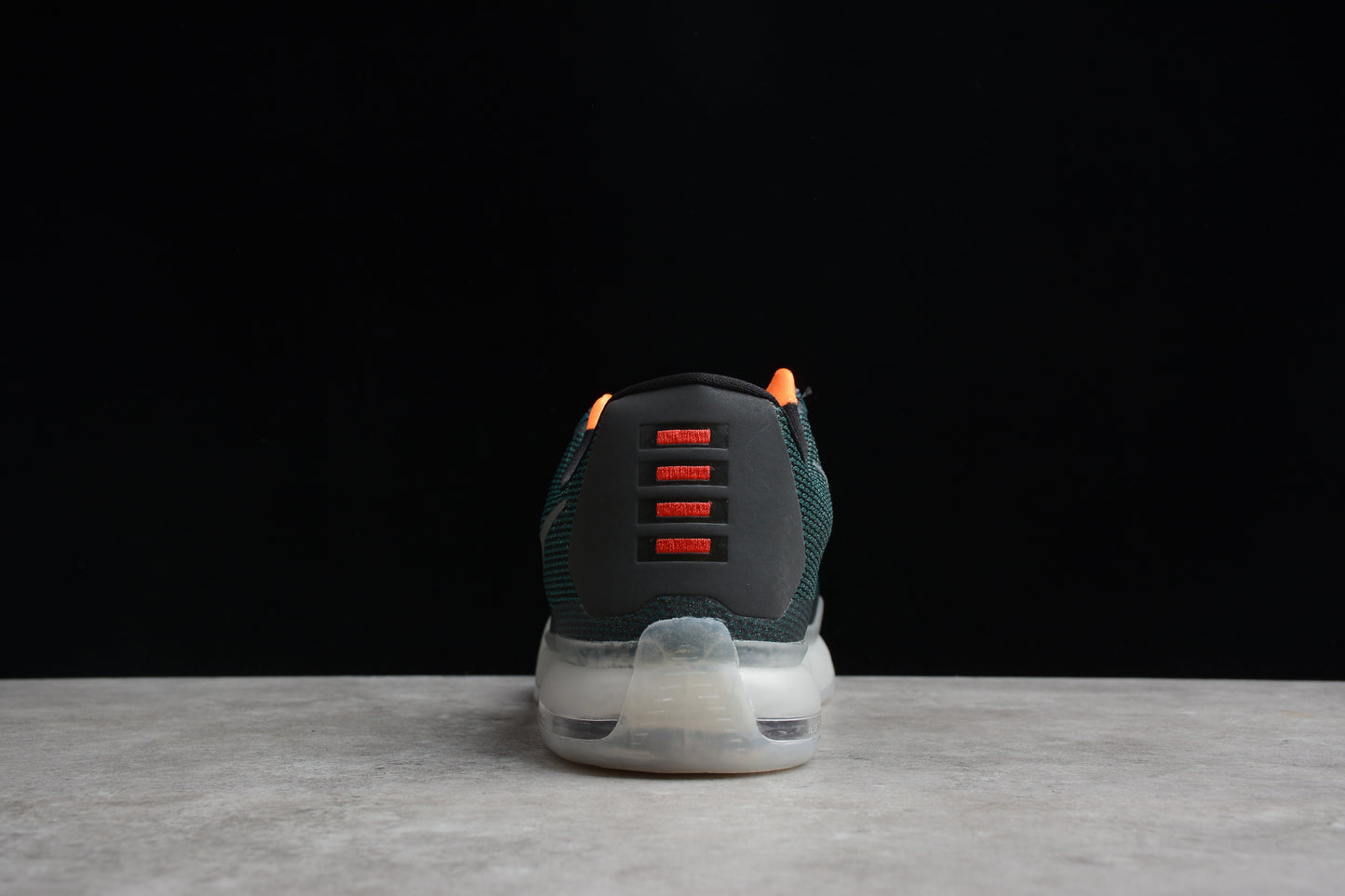 Nike Zoom Kobe 10 Low-Top Basketball Shoes