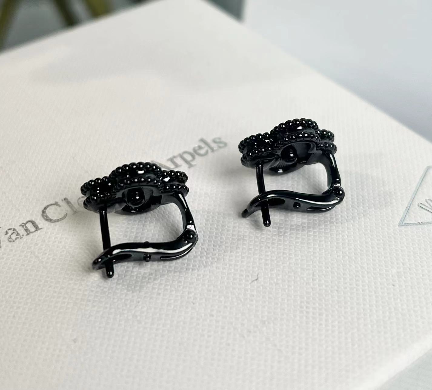 Van Cleef & Arpels Clover Earrings