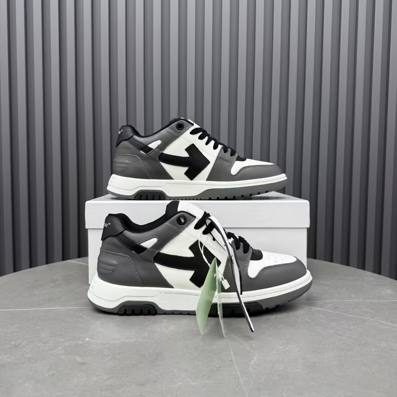 Off  New white and grey sports skate shoes