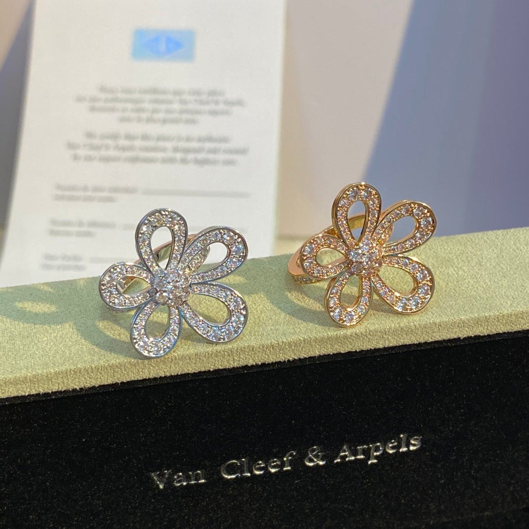 Van Cleef & Arpels Large Flower Full-Diamond Ring