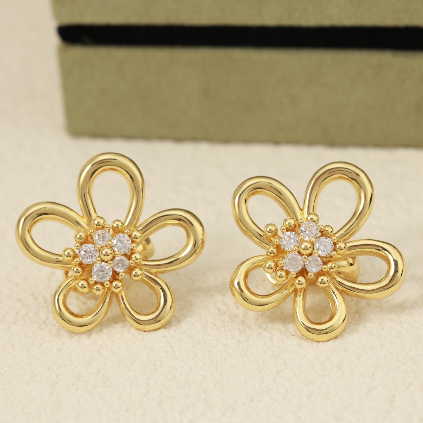 Van Cleef & Arpels Style Flower Stud Earrings