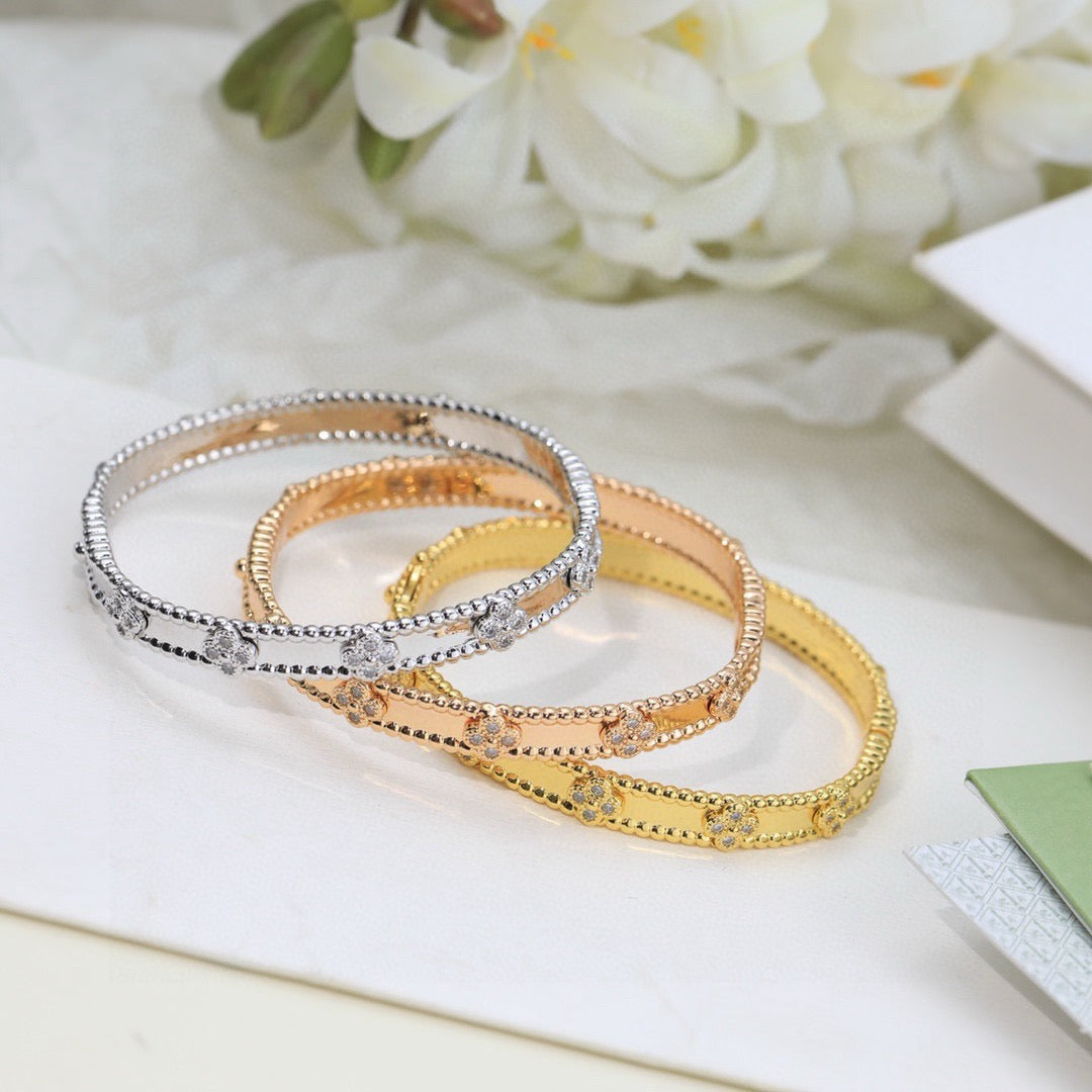 Van Cleef & Arpels-Style Four-Leaf Clover Bracelet