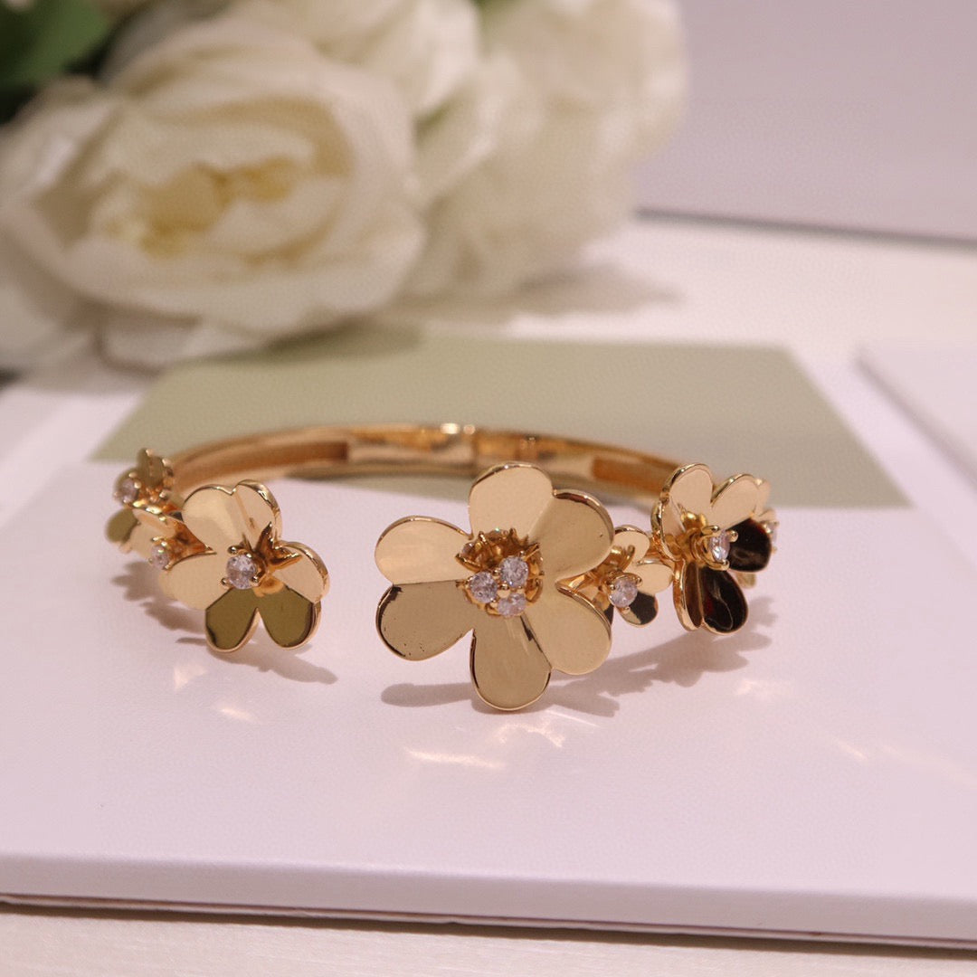 Van Cleef & Arpels Clover Bracelet