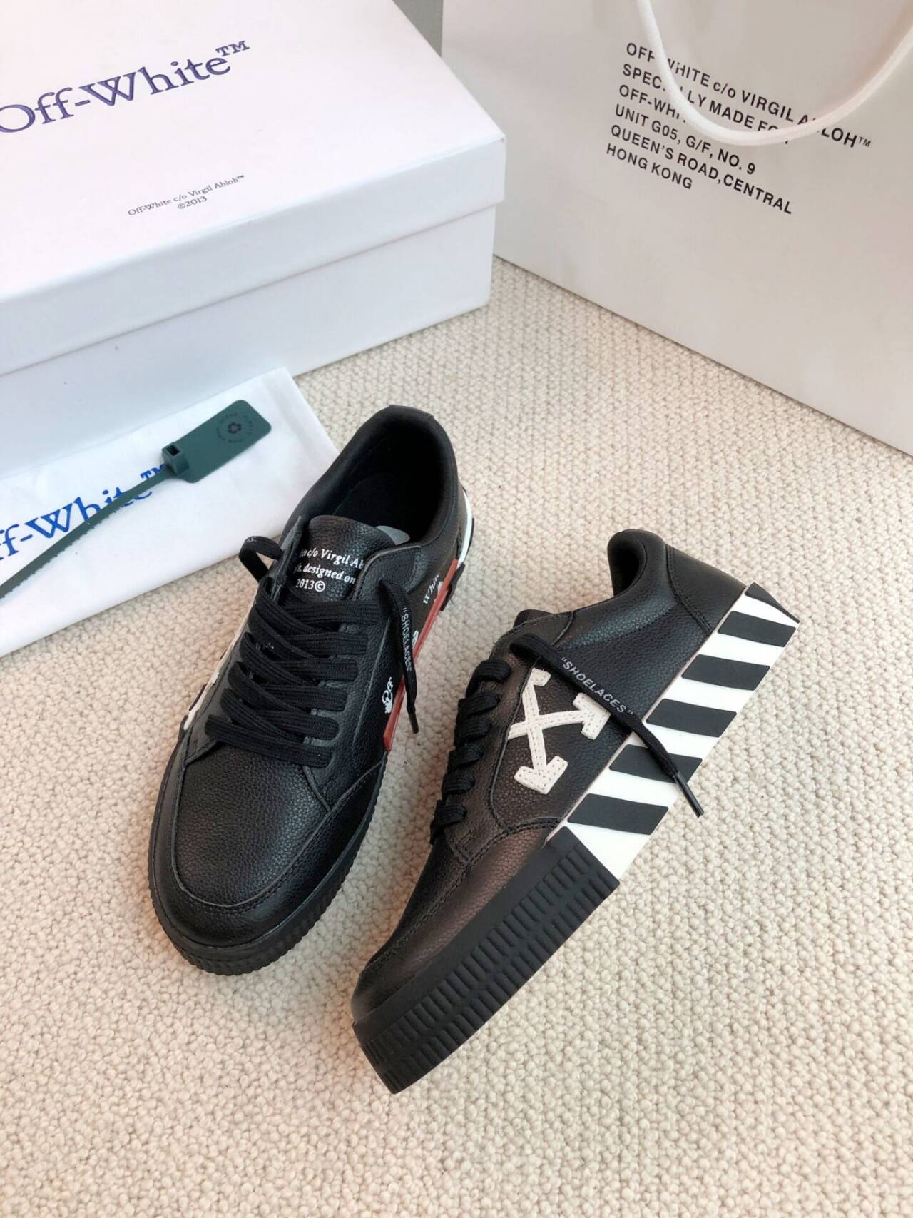 Off  Classic Leather Casual Shoes