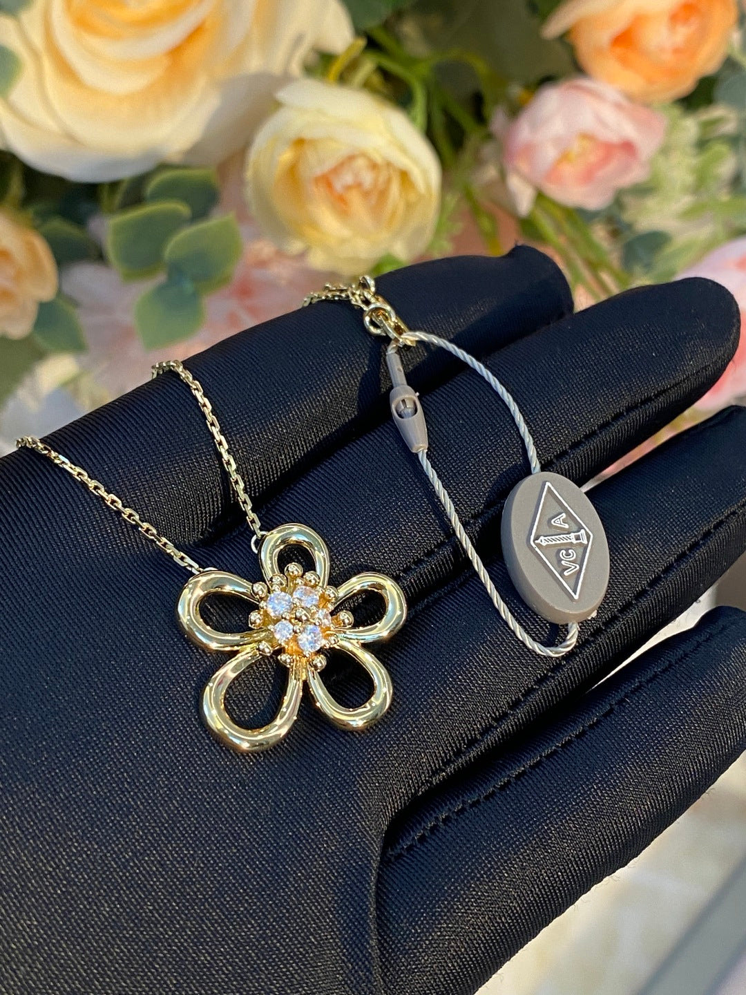 Van Cleef & Arpels Large Flower Diamond-Set Necklace