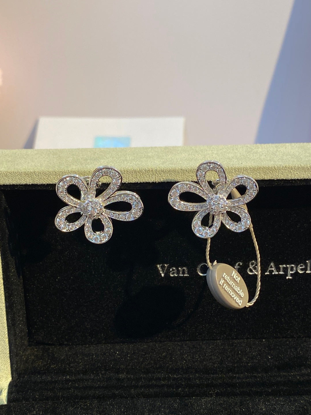 Van Cleef & Arpels Large Flower Full-Diamond Earrings
