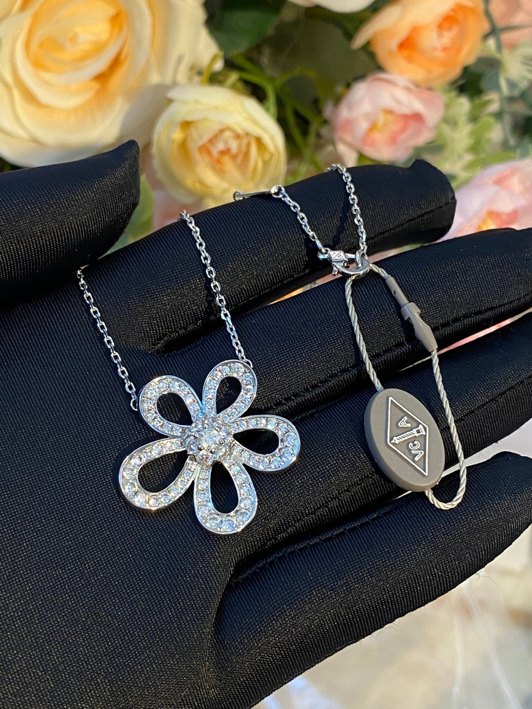 Van Cleef & Arpels Large Flower Diamond-Paved Necklace