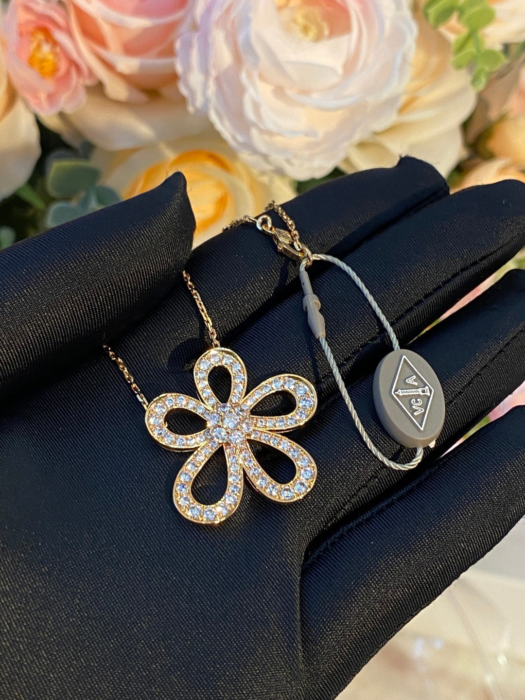 Van Cleef & Arpels Large Flower Diamond-Paved Necklace