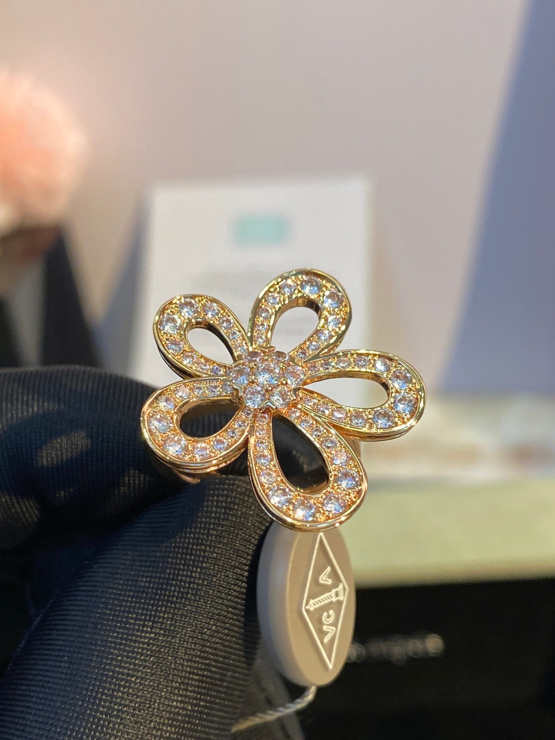 Van Cleef & Arpels Large Flower Full-Diamond Ring