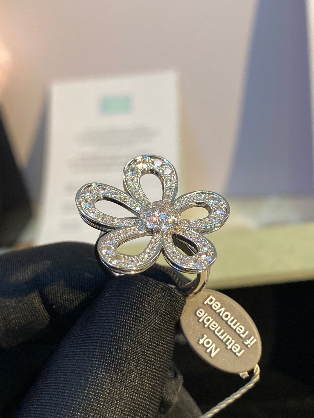 Van Cleef & Arpels Large Flower Full-Diamond Ring