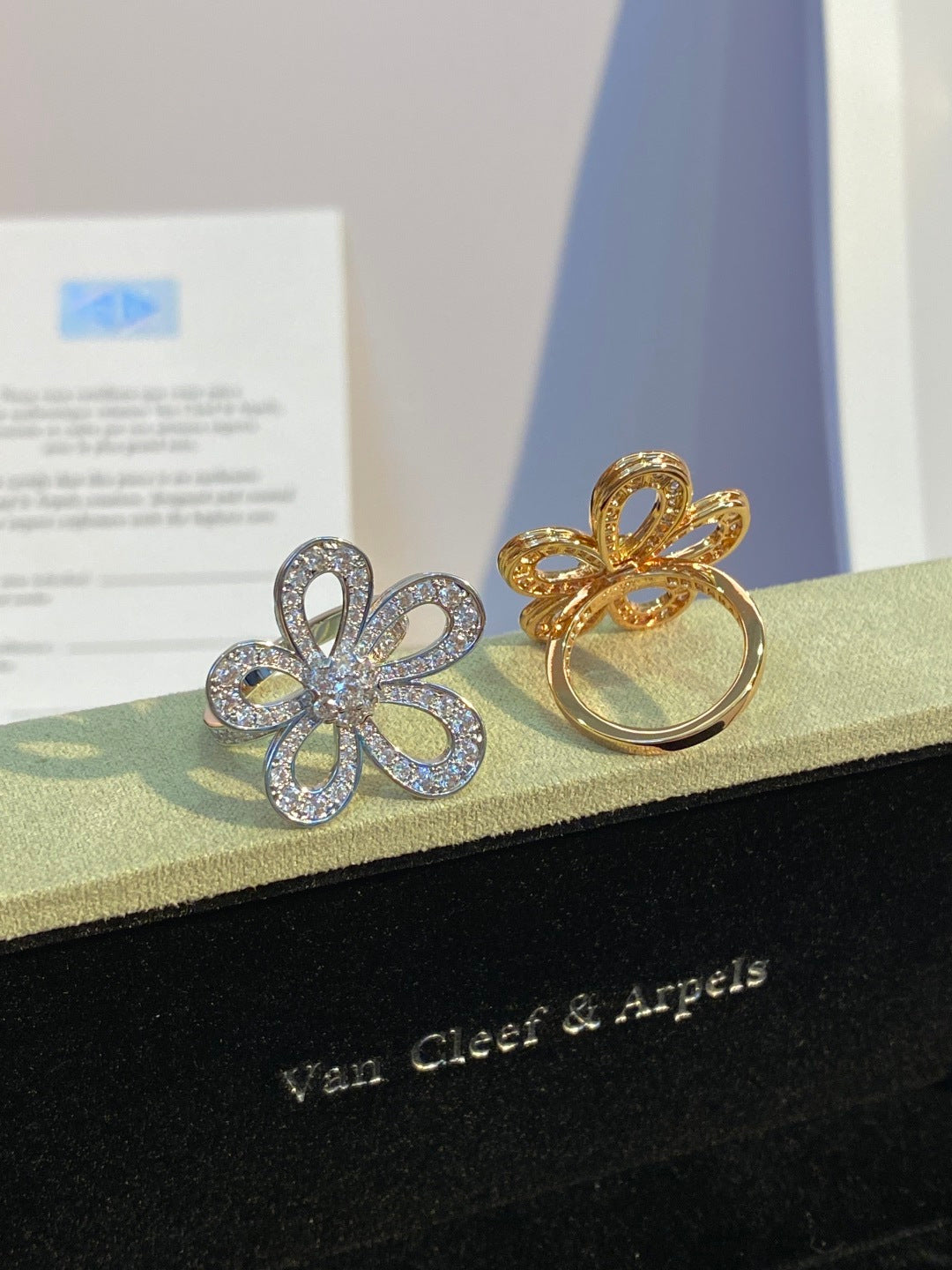 Van Cleef & Arpels Large Flower Full-Diamond Ring