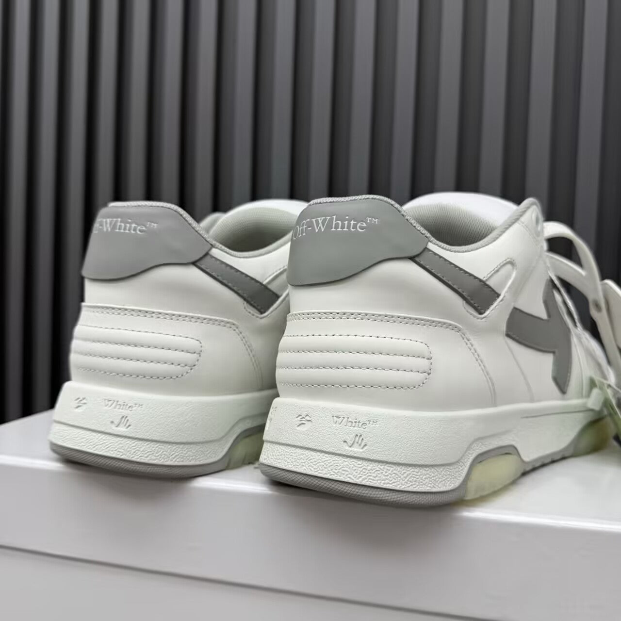 Off New white sneakers for men and women