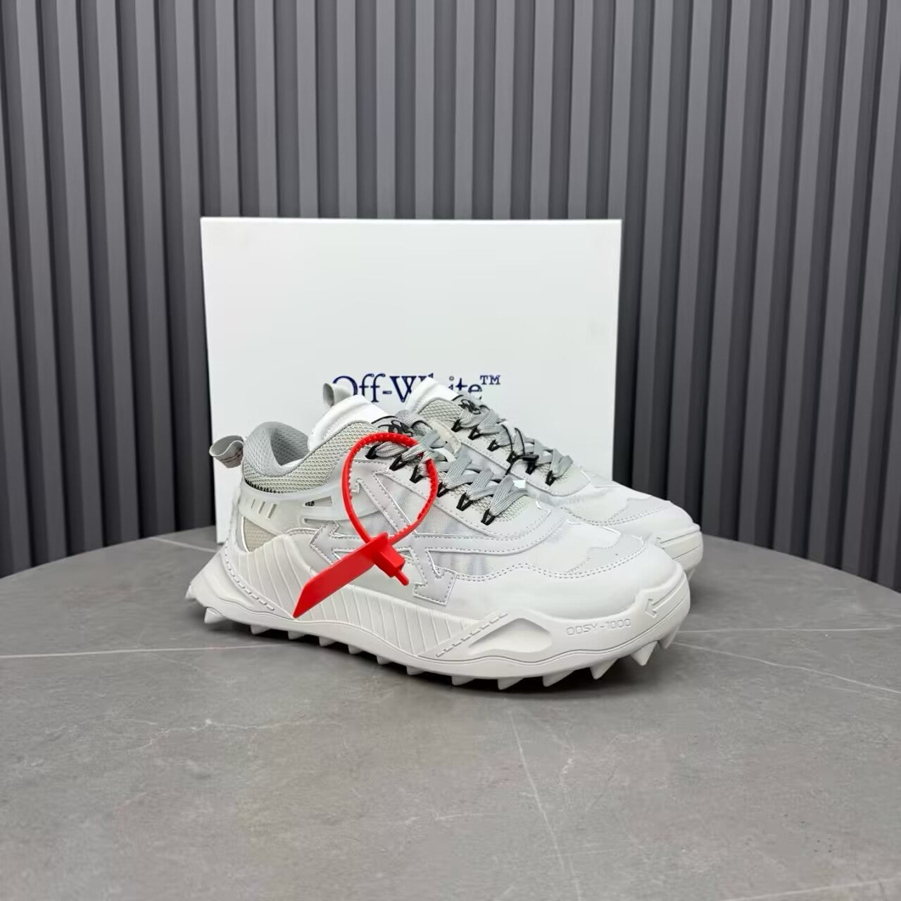 Off  New white sneakers for men and women