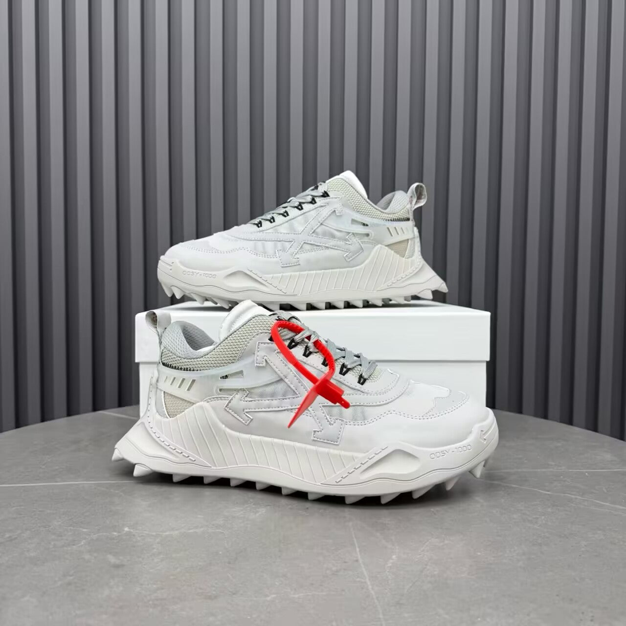 Off  New white sneakers for men and women
