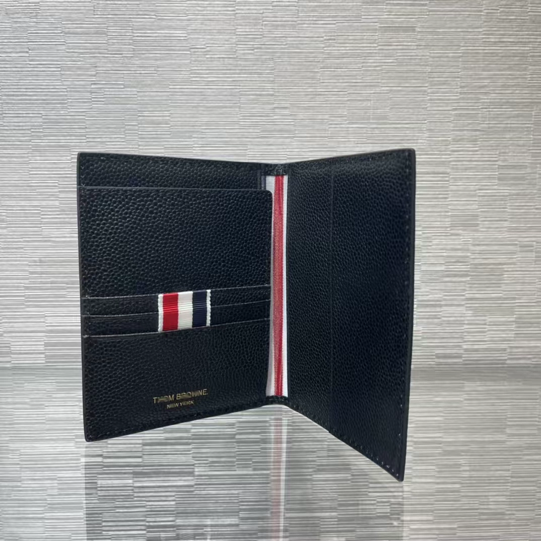 2025 Cowhide passport and card holder