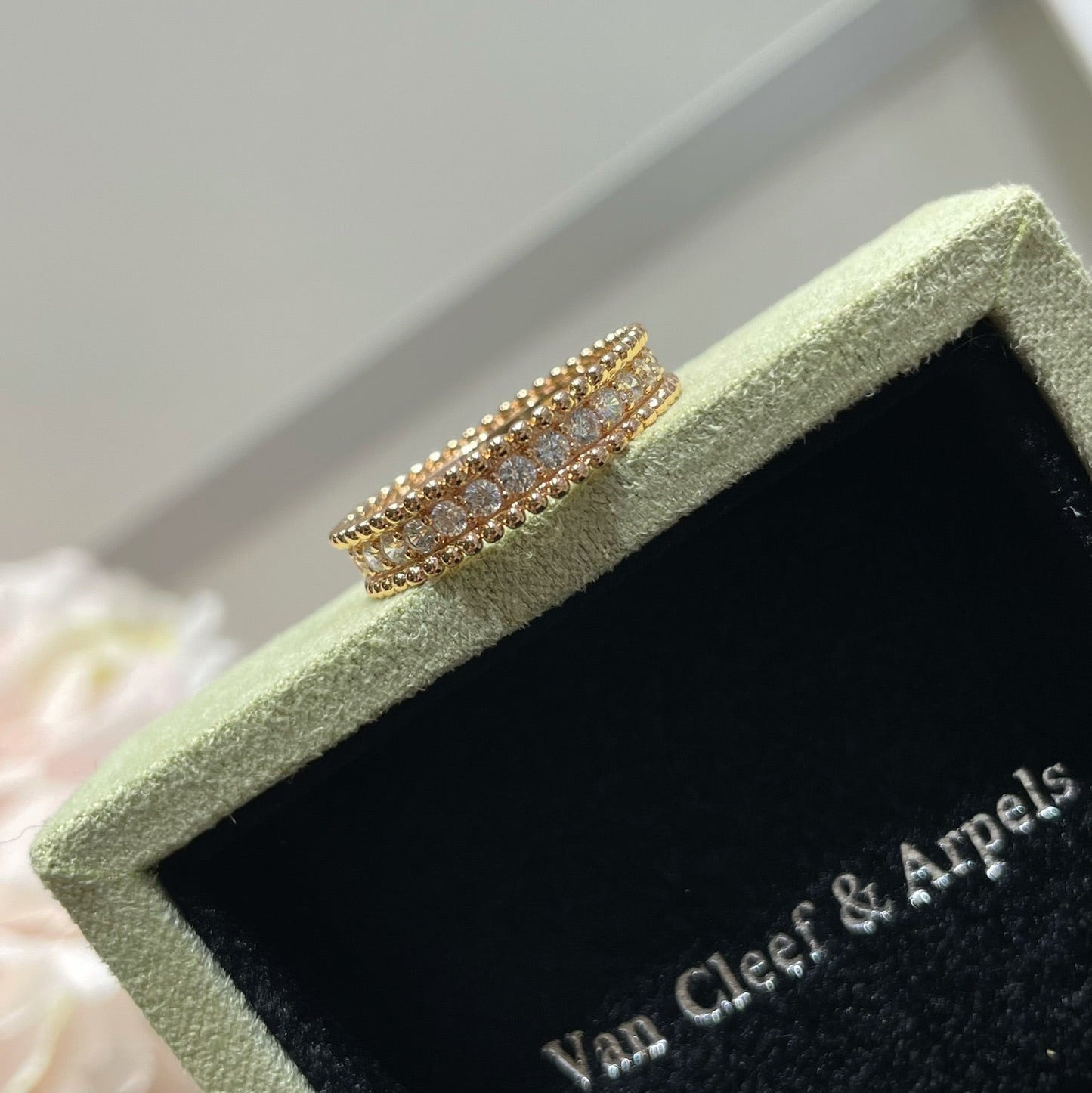 Van Cleef & Arpels Full-Diamond Ring