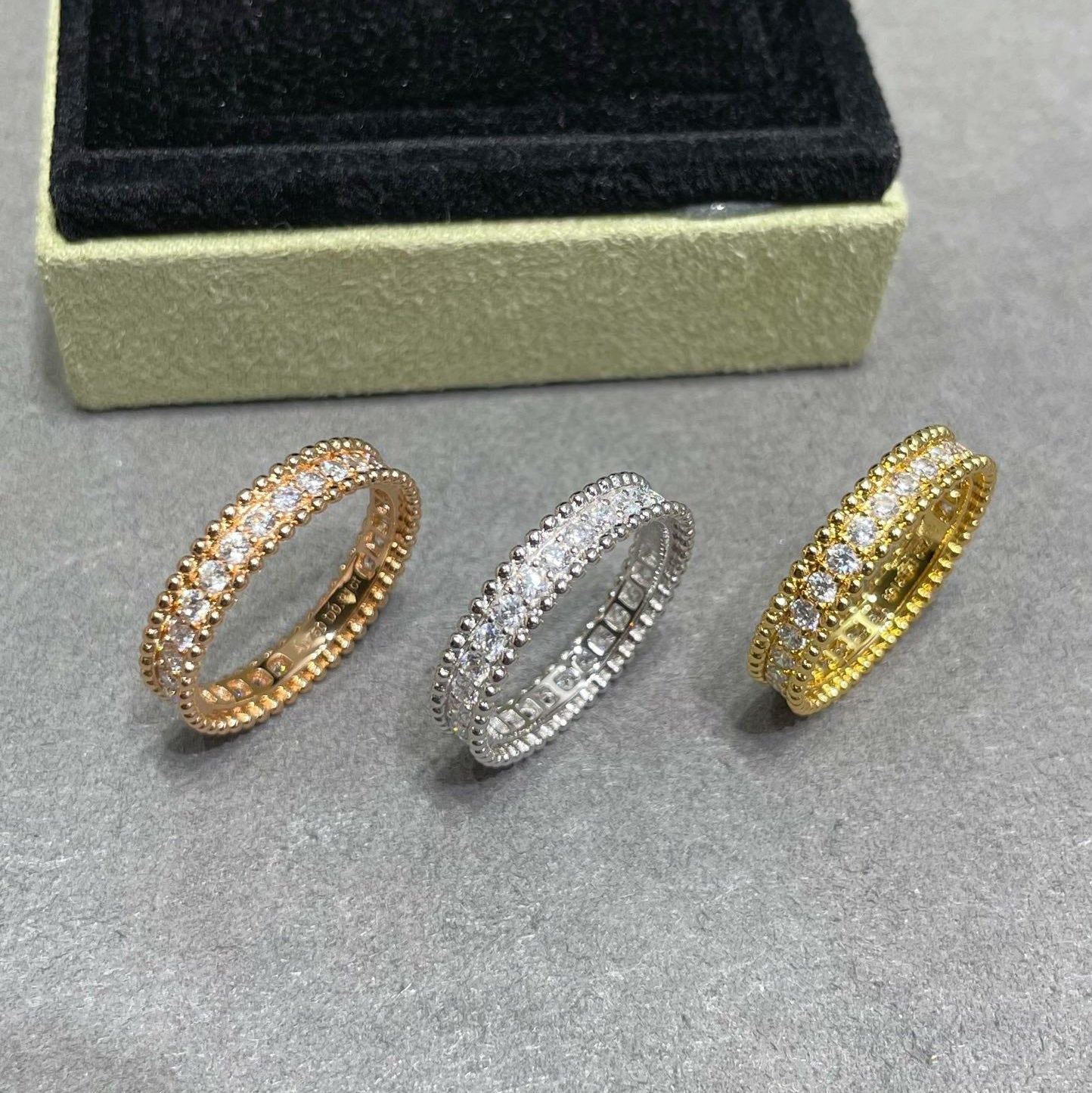 Van Cleef & Arpels Full-Diamond Ring