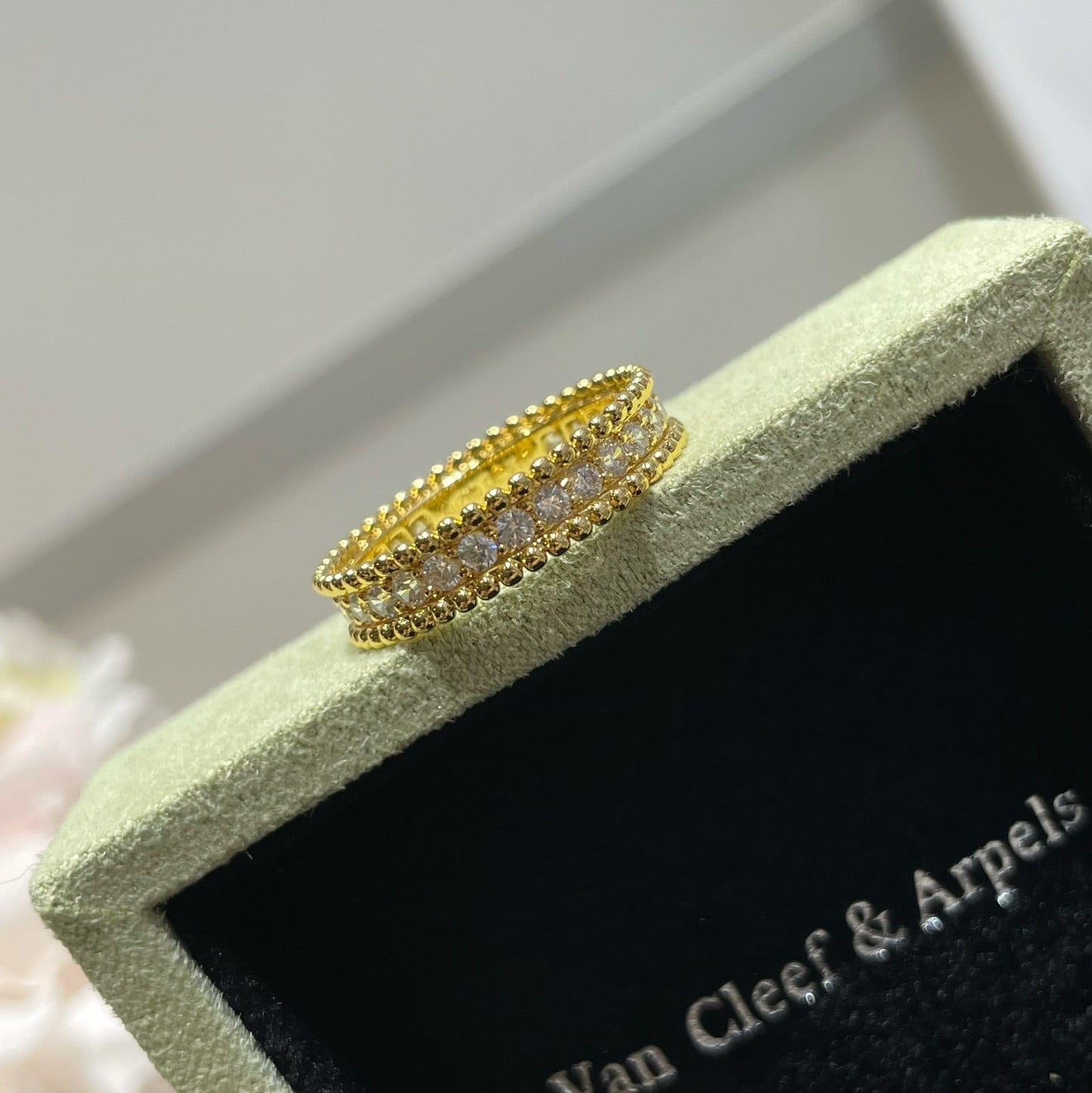 Van Cleef & Arpels Full-Diamond Ring