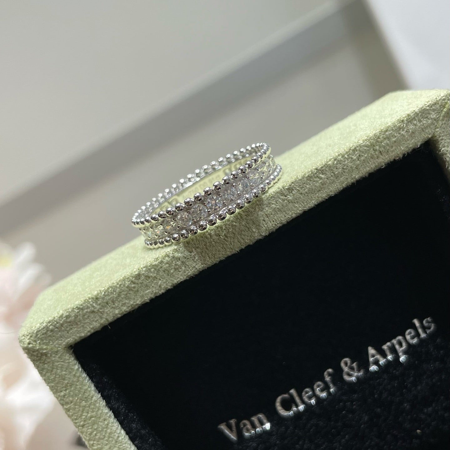 Van Cleef & Arpels Full-Diamond Ring