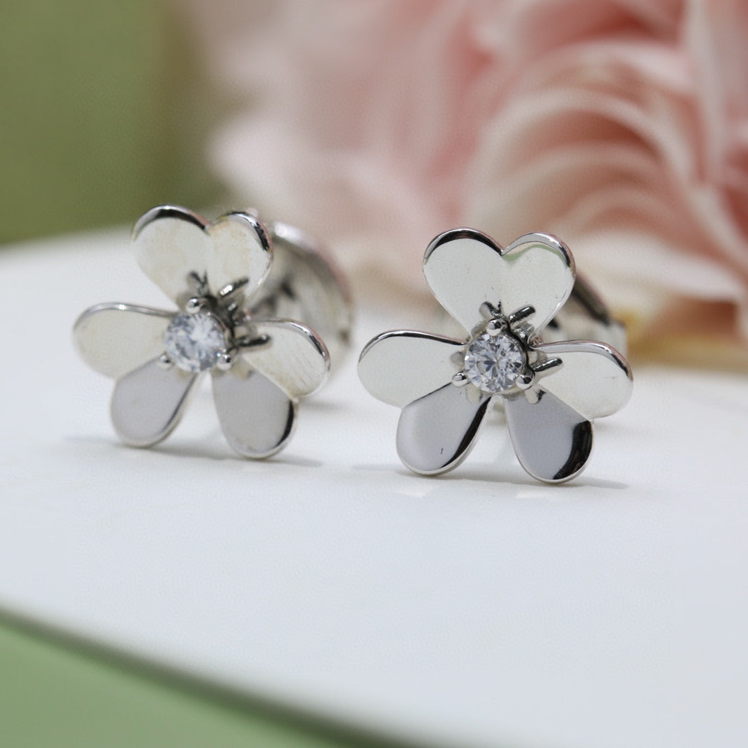 Van Cleef & Arpels Clover Stud Earrings