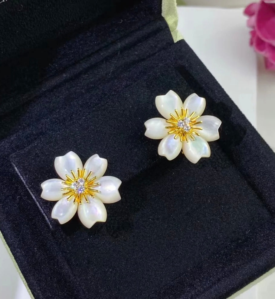 Van Cleef & Arpels Style Flower Stud Earrings