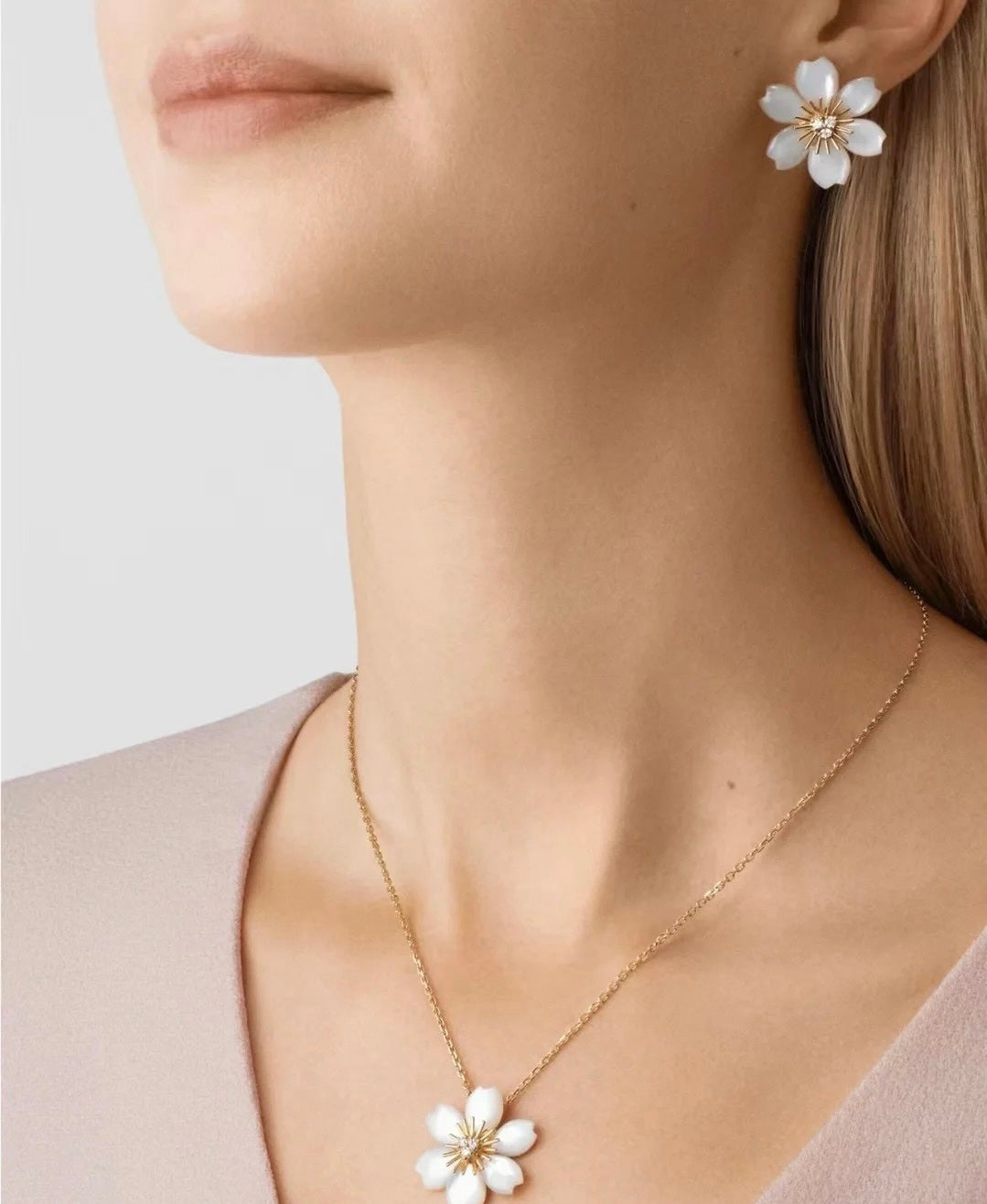 Van Cleef & Arpels Style Flower Stud Earrings
