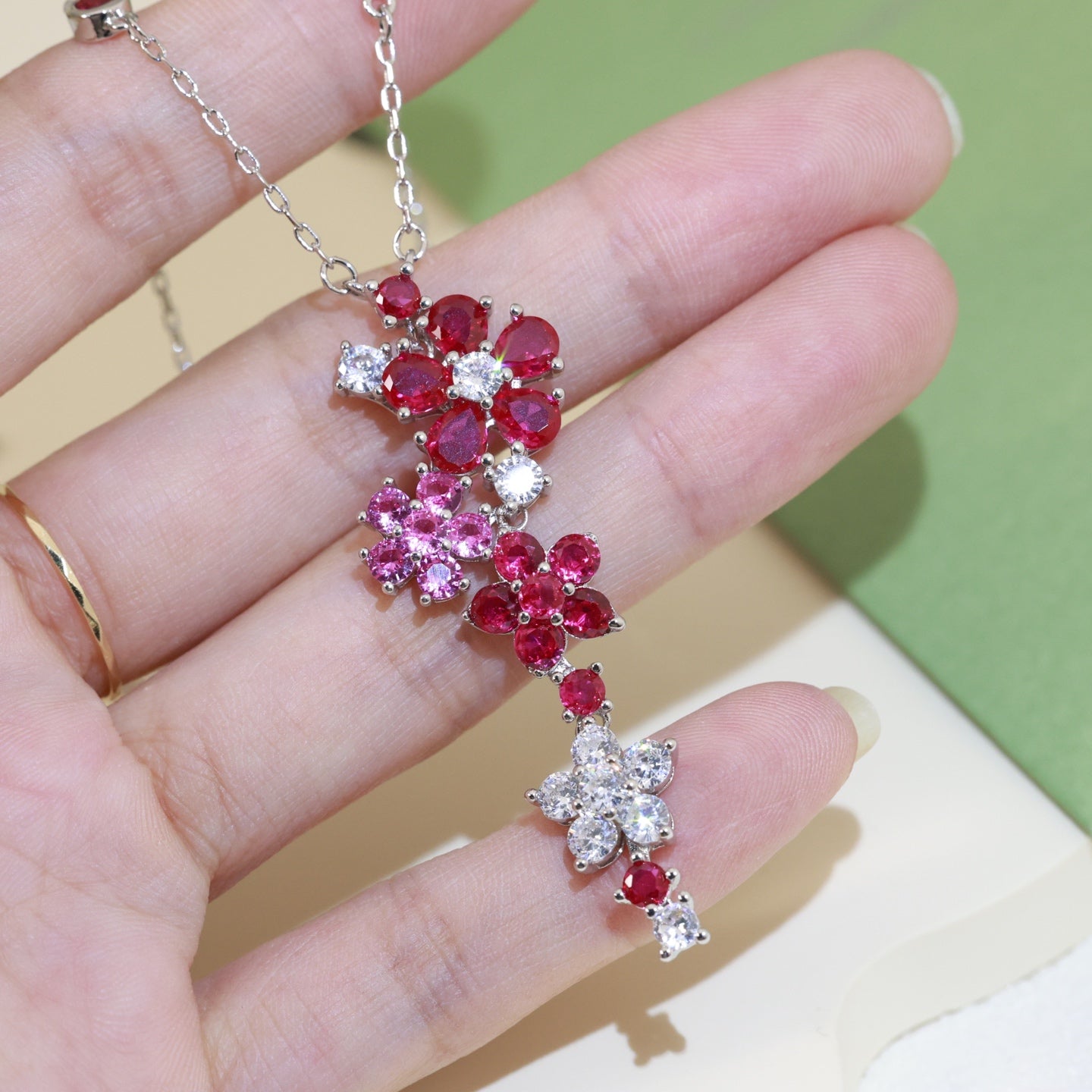 Van Cleef & Arpels Pavé Diamond Flower Necklace