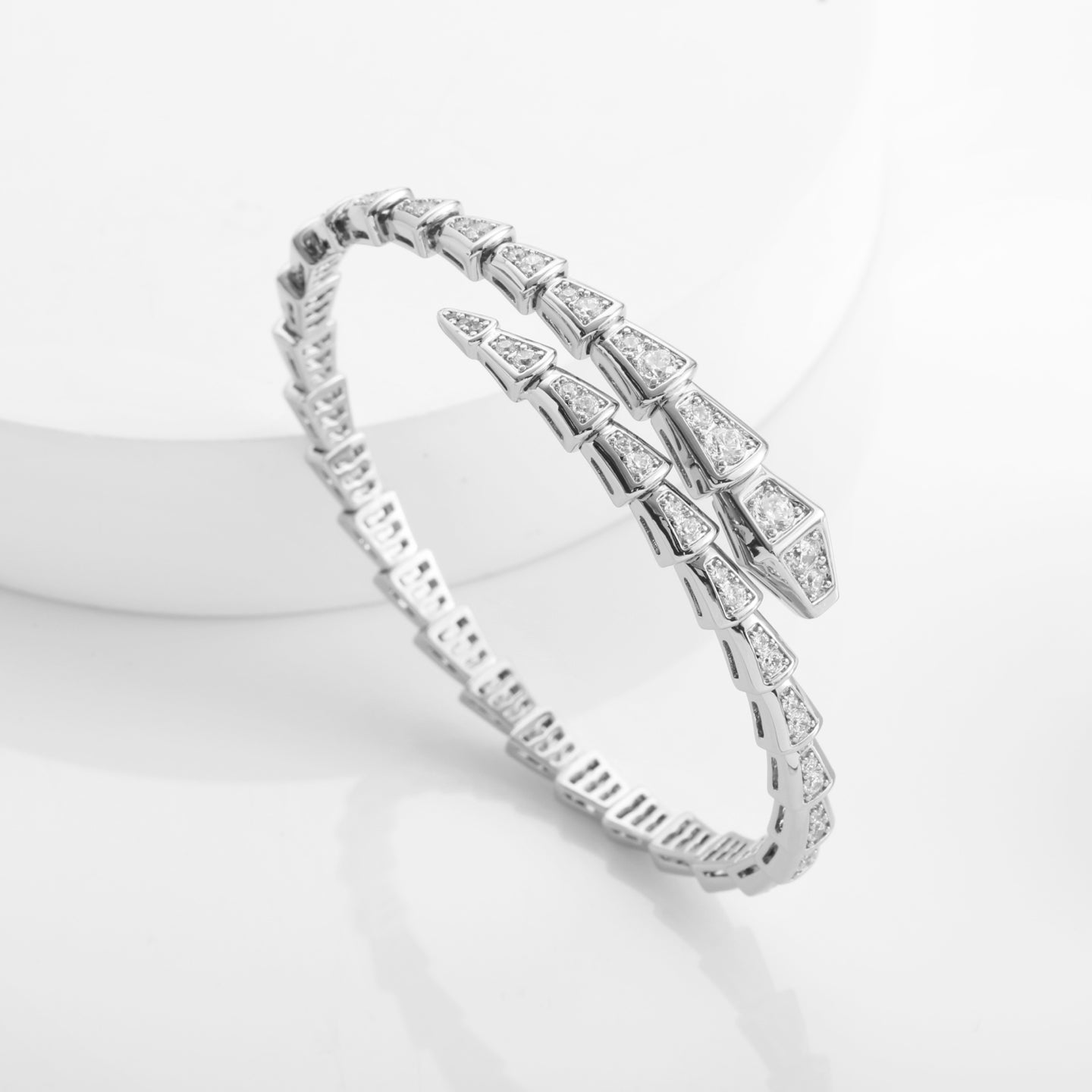BVLGARI Snake-bone chain fully set with diamonds Bracelet