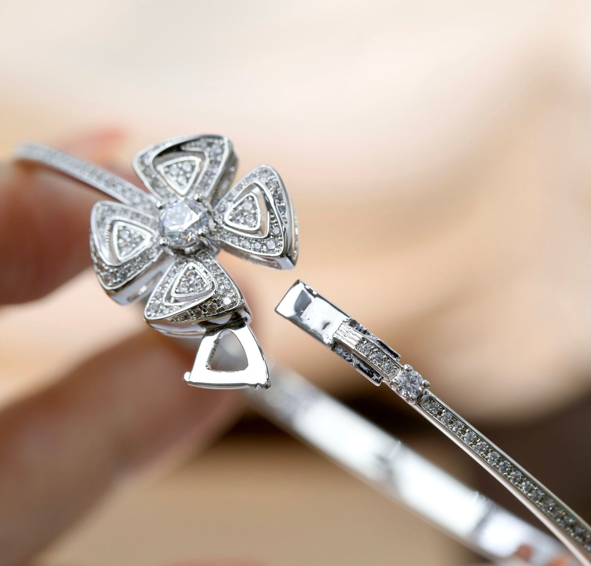 BVLGARI Gold-Plated Floral Fashion Accessory