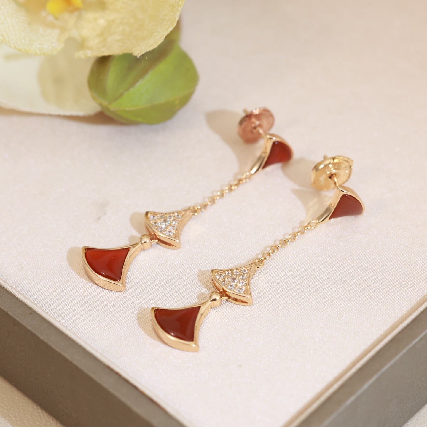 BVLGARI Long-style Sanhua Earrings