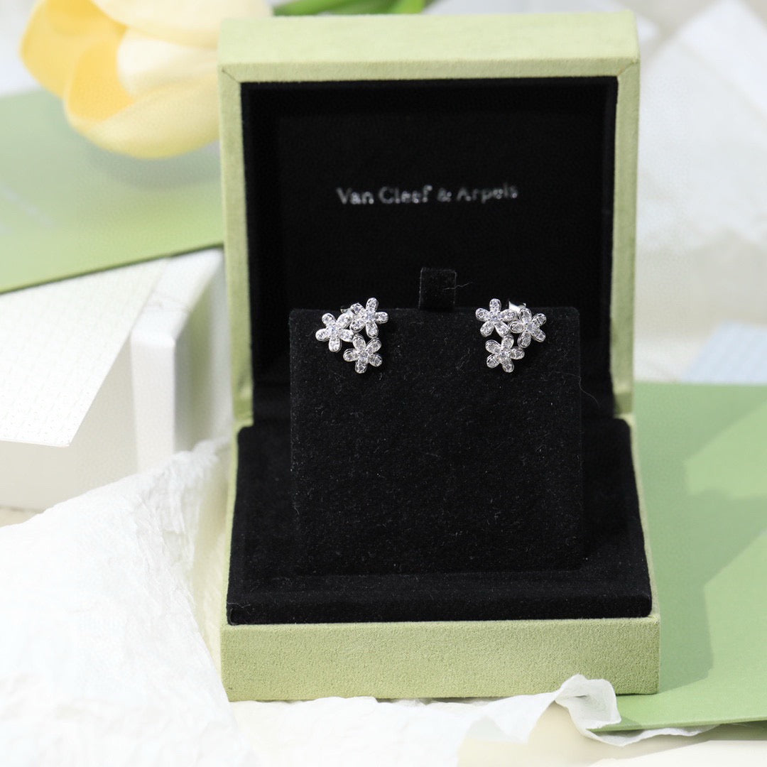 Van Cleef & Arpels Style Flower Stud Earrings
