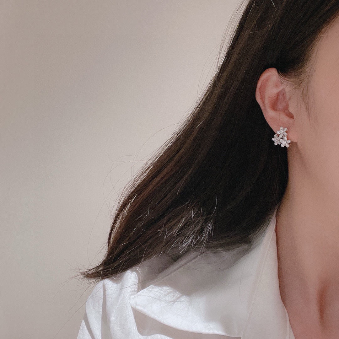 Van Cleef & Arpels Style Flower Stud Earrings
