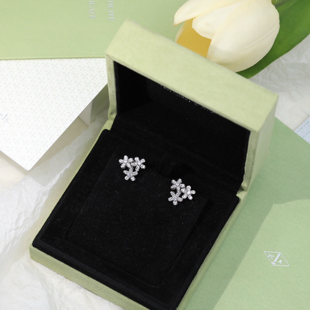 Van Cleef & Arpels Style Flower Stud Earrings