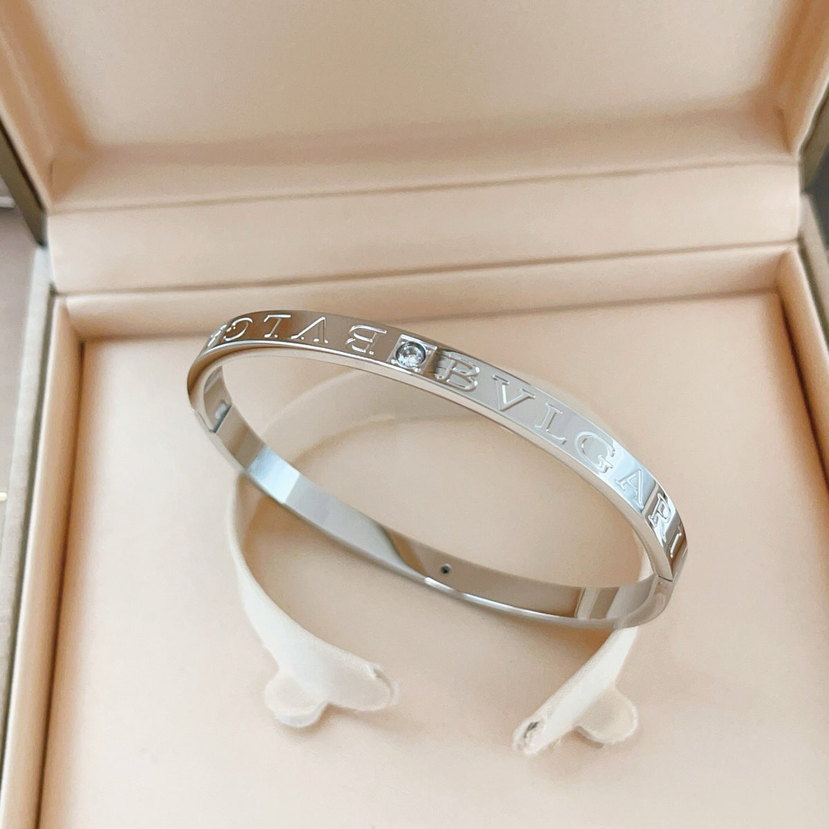 BVLGARI Double-diamond lettering Bracelet
