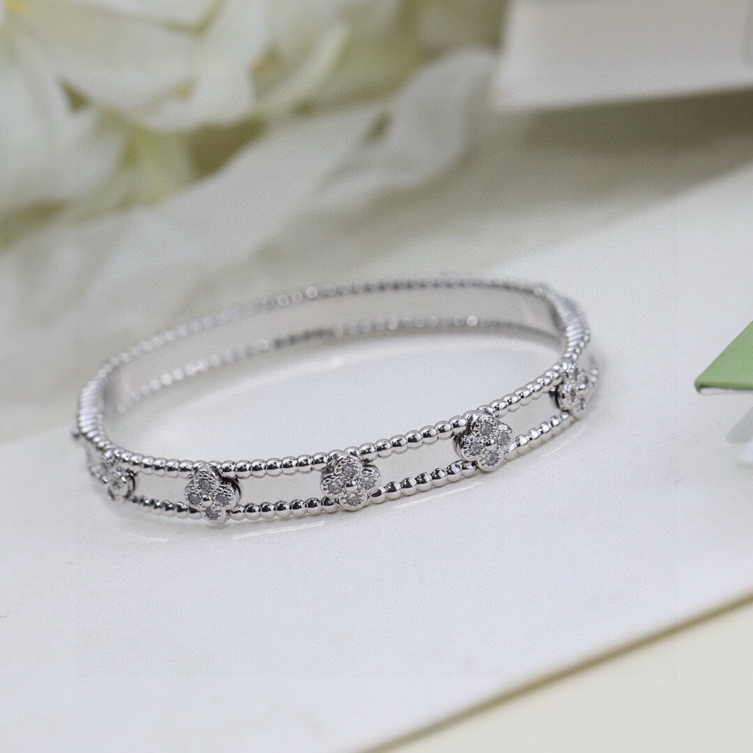 Van Cleef & Arpels-Style Four-Leaf Clover Bracelet